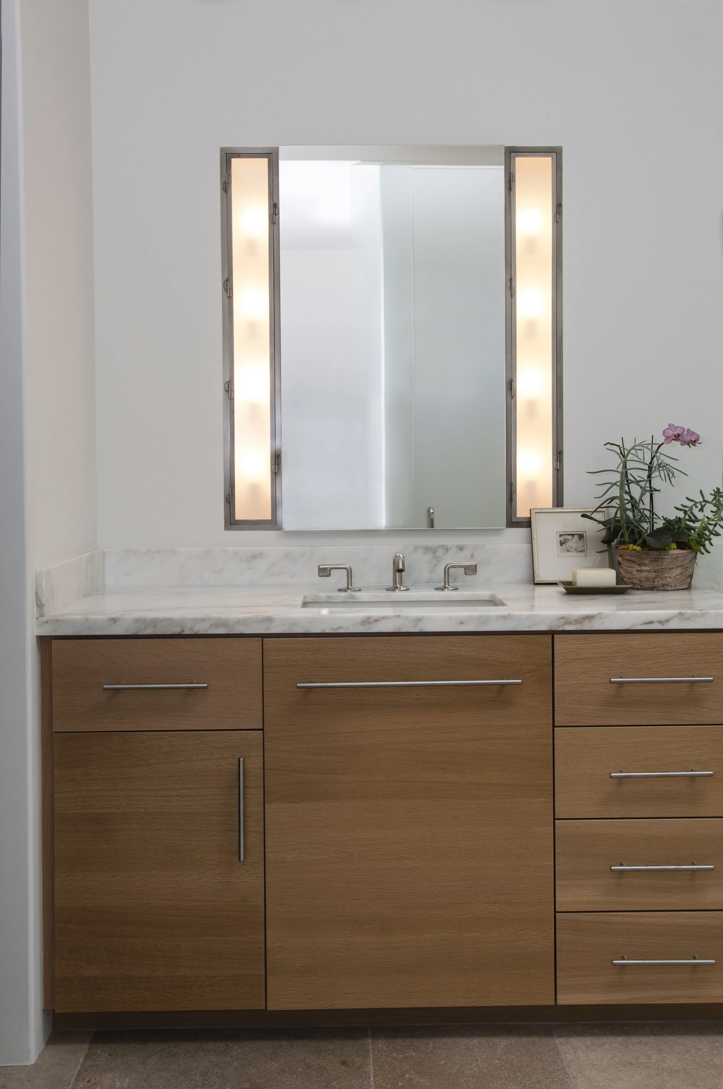 2013_05_1210_Andrea May_RSF_UECo_CustomLights_MasterBath.jpg