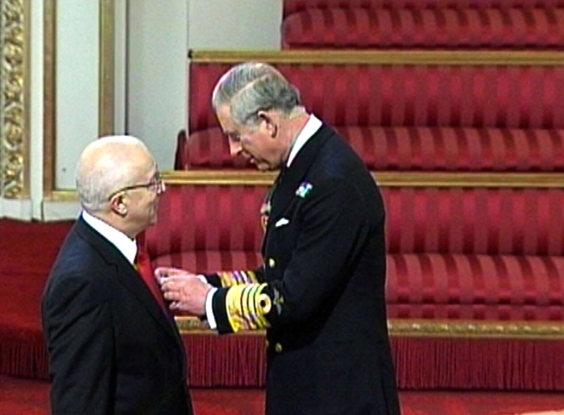 OBE%252BPrince%252BCharles%252Bdiscusses%252Bgeology.jpg