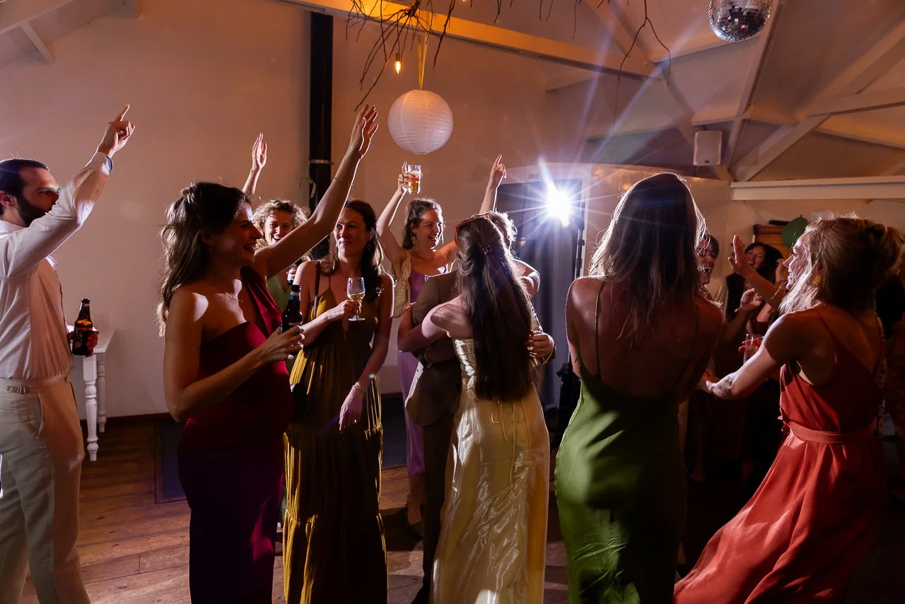 olmenhorst-voorbeeld-fotografie-vintage-wedding-boomgaard-avond-party.jpg