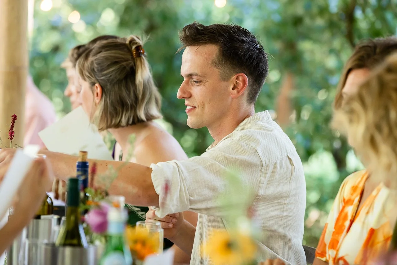 olmenhorst-voorbeeld-fotografie-vintage-wedding-boomgaard-eten.jpg