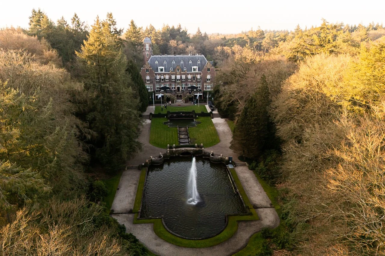 Kasteel-bruiloft-Hoge-Vuursche-Fotografie-luchtfoto.jpg