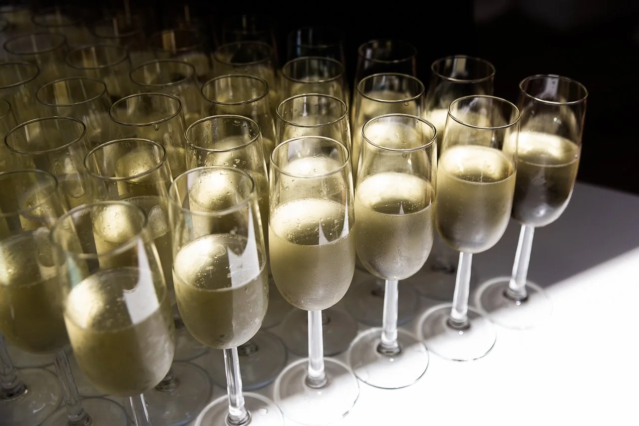 olmenhorst-voorbeeld-fotografie-vintage-wedding-boomgaard-champagne.jpg