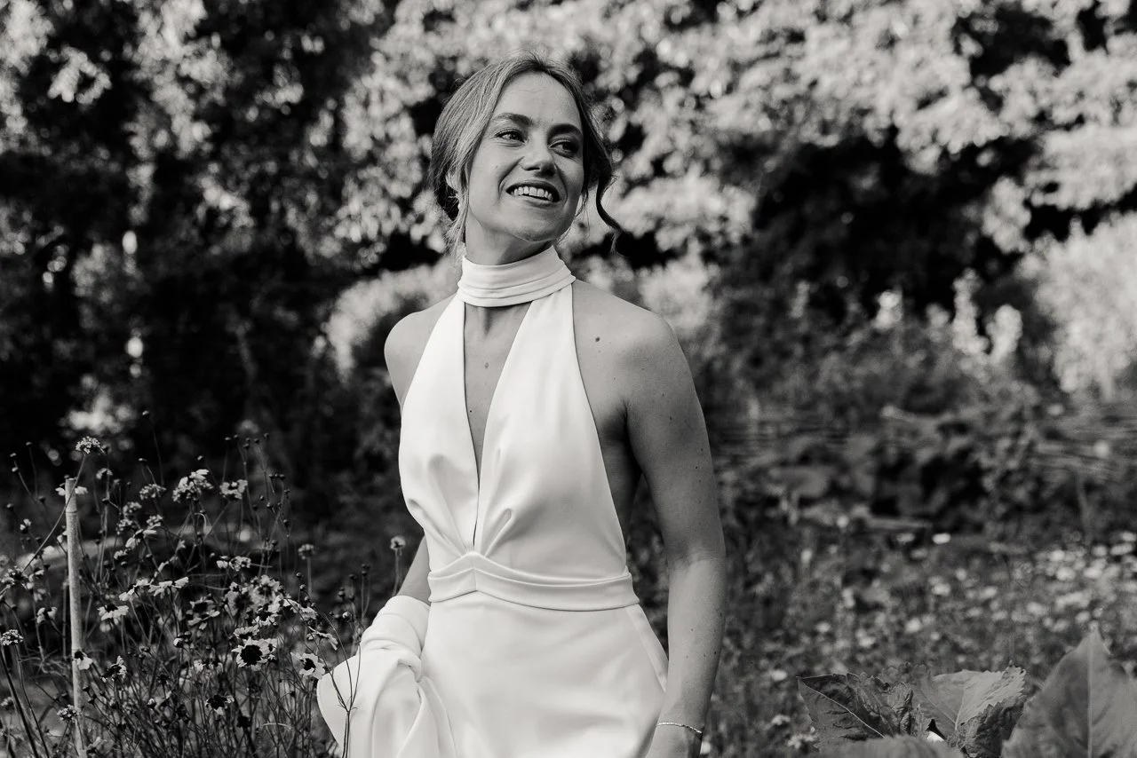 olmenhorst-voorbeeld-fotografie-vintage-wedding-boomgaard-avond-vrouw.jpg