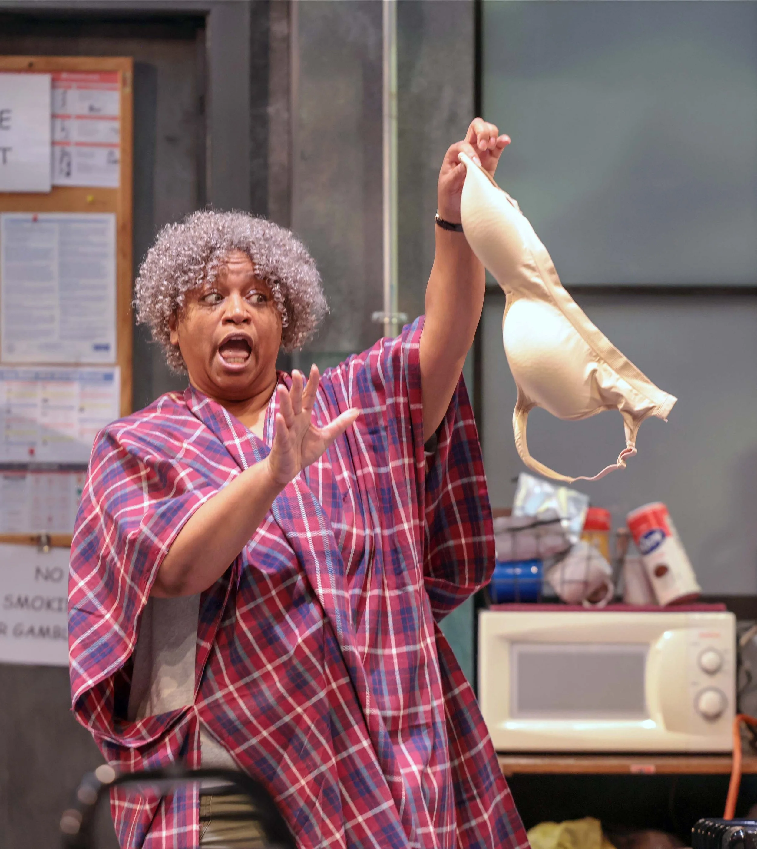 Wilma Hatton (Faye)