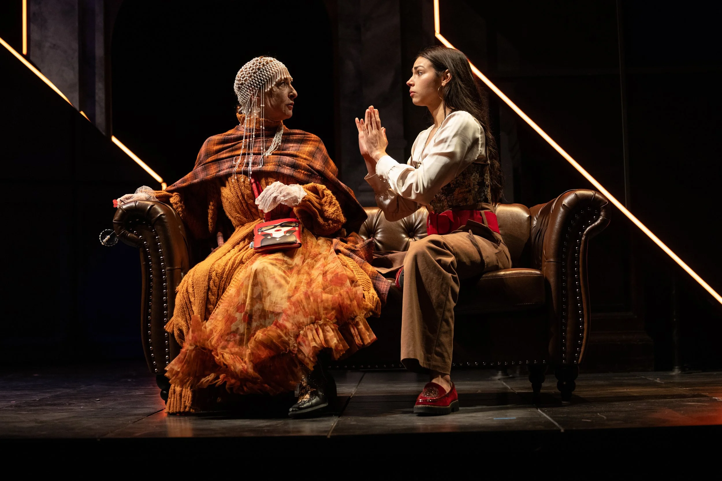 Luz Nicolas (Nurse), Caro Reyes Riveran (Juliet)
