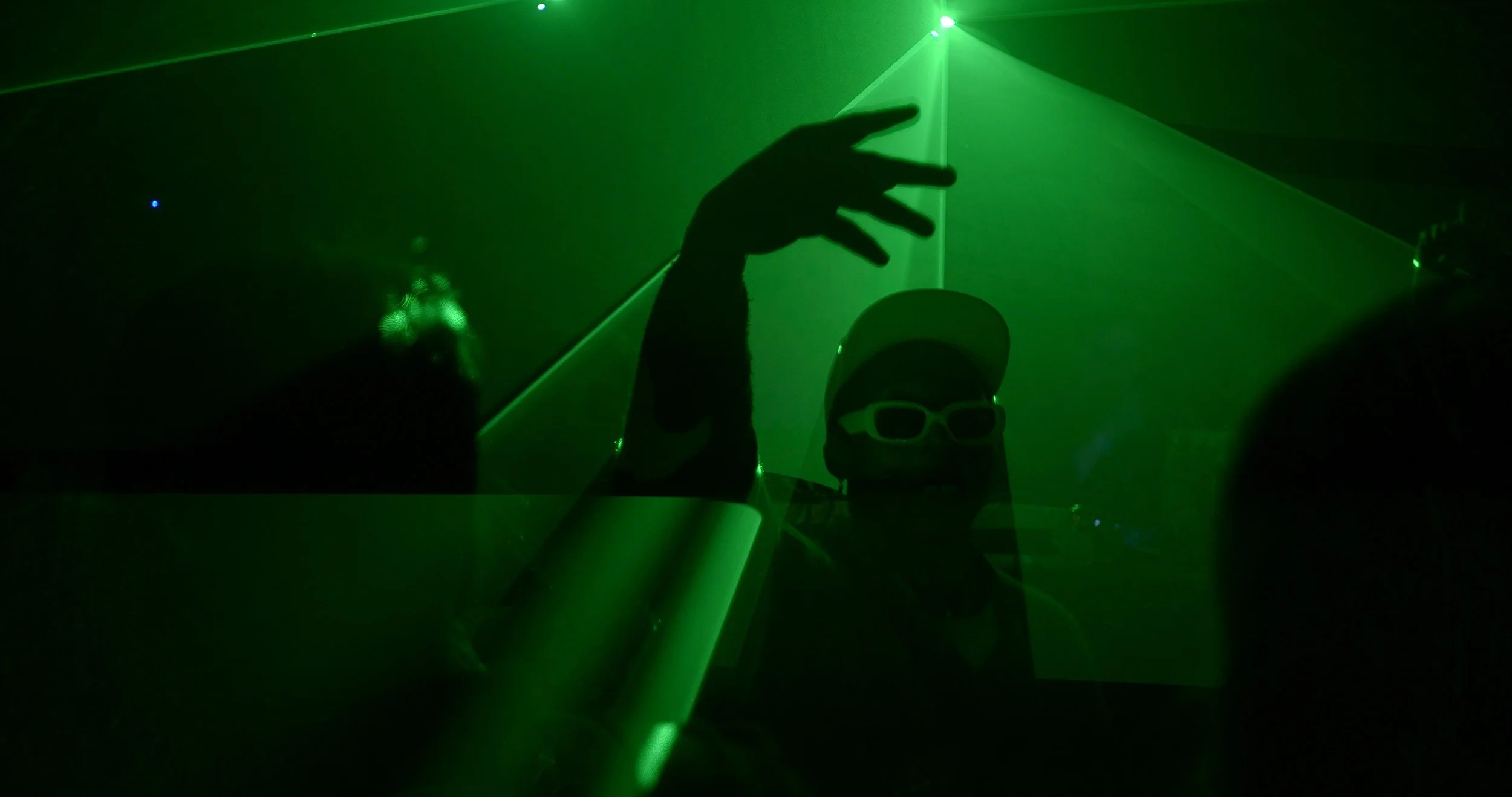 Rave 4.jpg