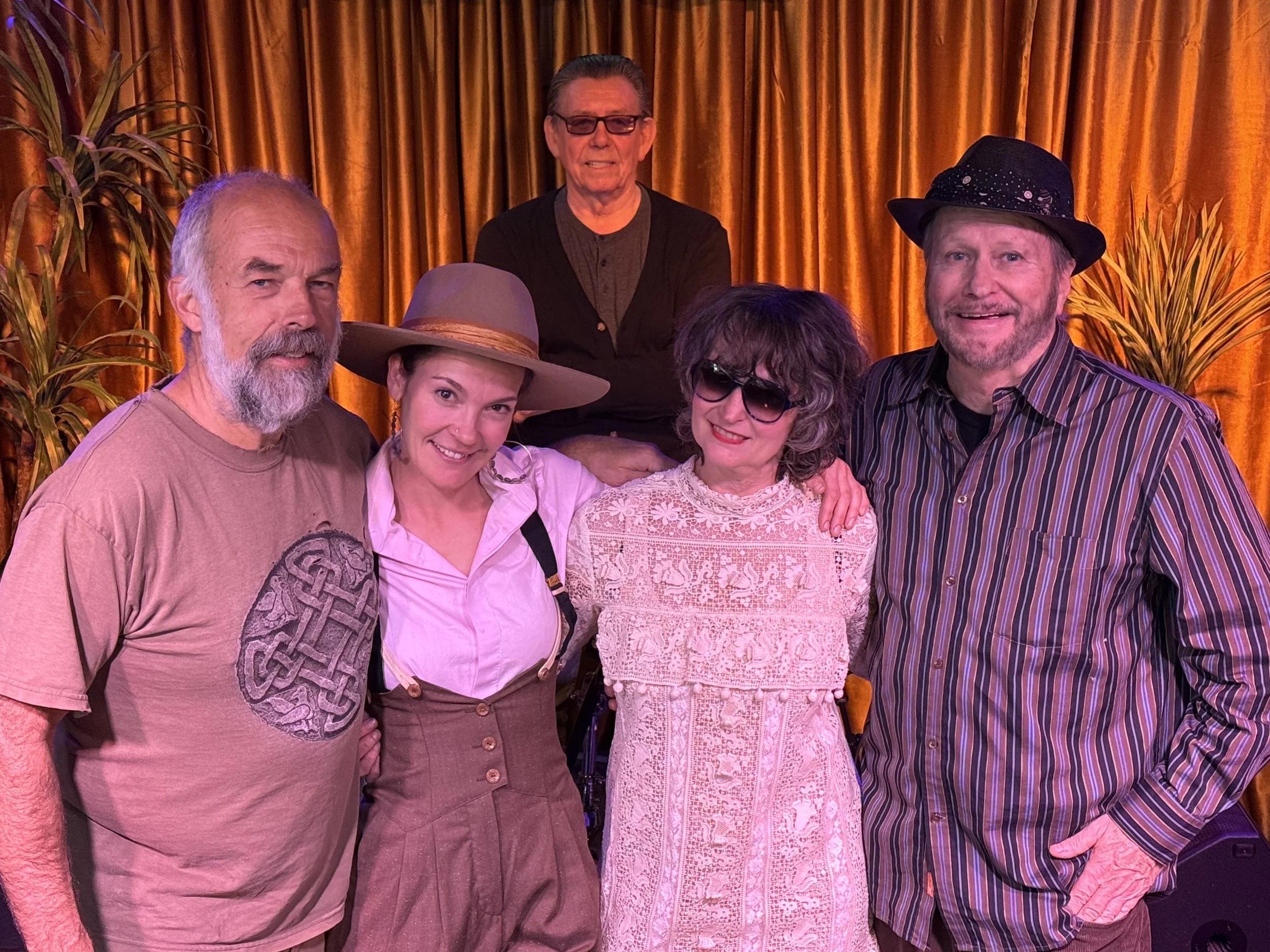 🎵 Live Music: Lali &amp; the Pops