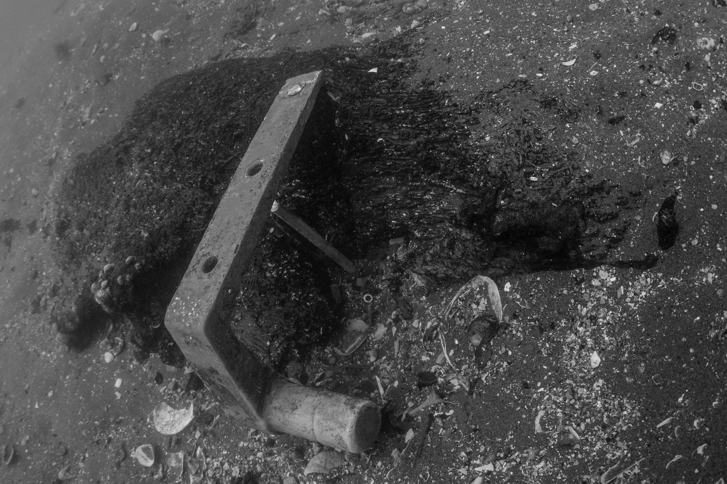 A pintle on an unknown wreck in 100' in Virginia