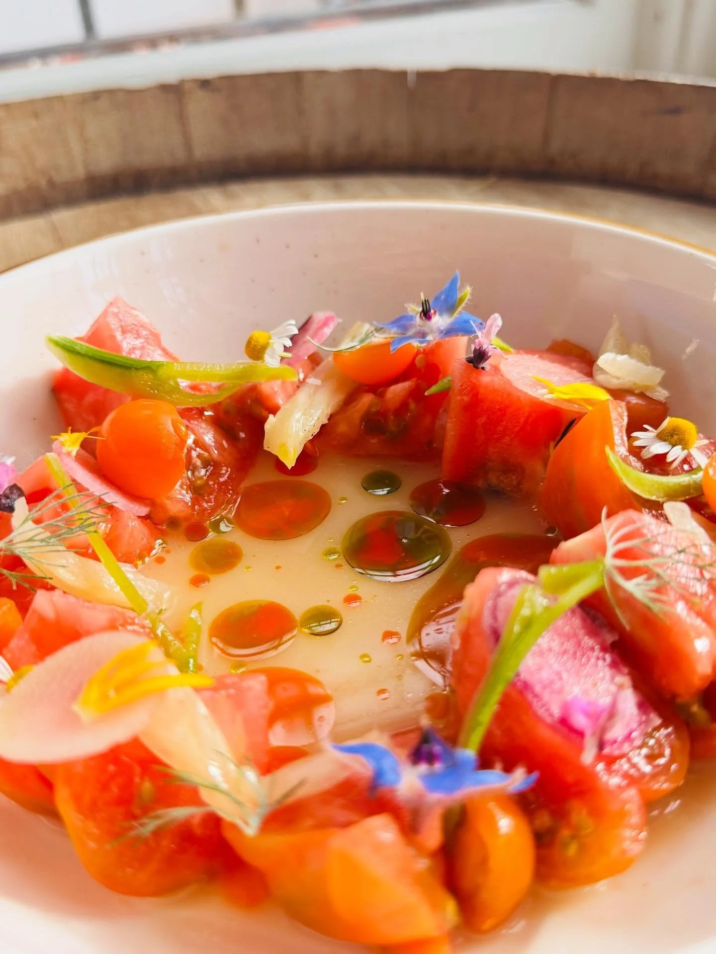 No caption needed but just look how beautiful. 

Extra fun fact those cute little purple flowers (borage flowers) taste just like cucumber. 

#TucsonWineBar #DrinkLocalTucson #SupportLocalAZ #TucsonEatsAndDrinks #AZWineScene