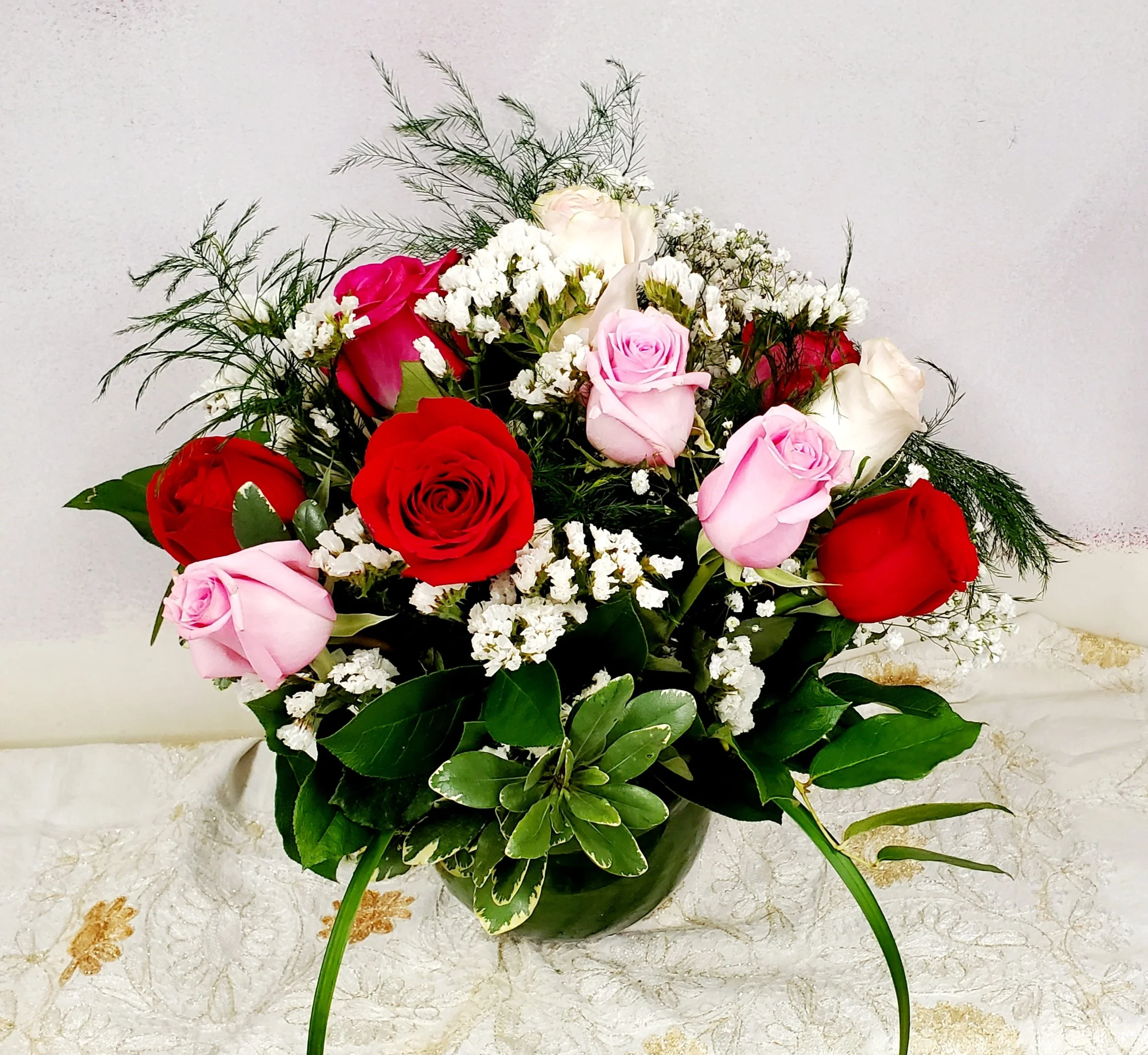 Mixed Colours Roses Arrangement in a small vase, Valentine's Day orders
