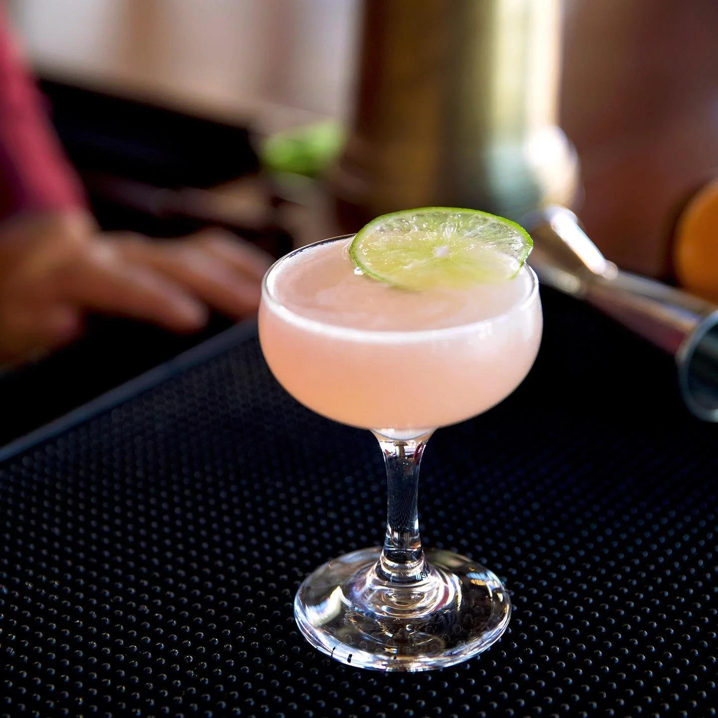 light &amp; bright? bold &amp; boozy? no matter your cocktail preferences, our team of bartenders will curate a menu personalized to your group&rsquo;s tastes &mdash; all you have to do is show up &amp; say cheers 🥂
&bull; ɪɴǫᴜɪʀɪᴇs &amp; ʙᴏᴏᴋɪɴɢs ᴀ