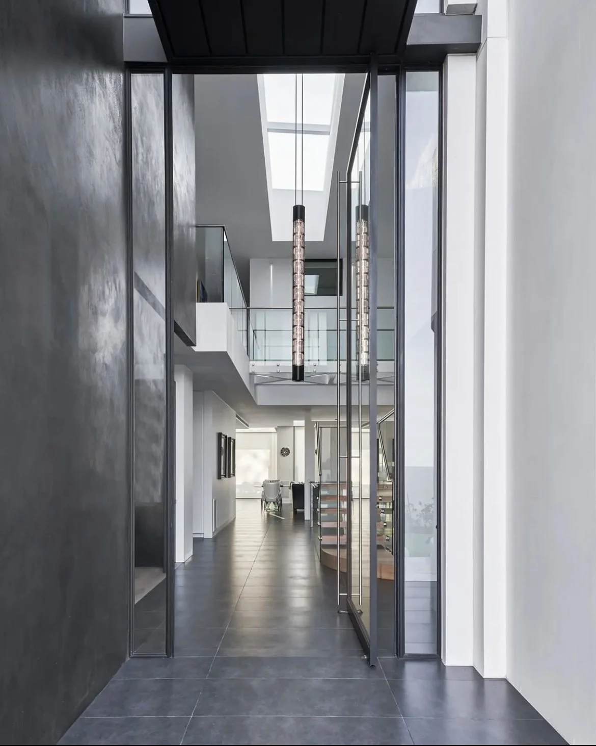 WHY YOU NEED A LIGHTING DESIGNER FOR YOUR HOME