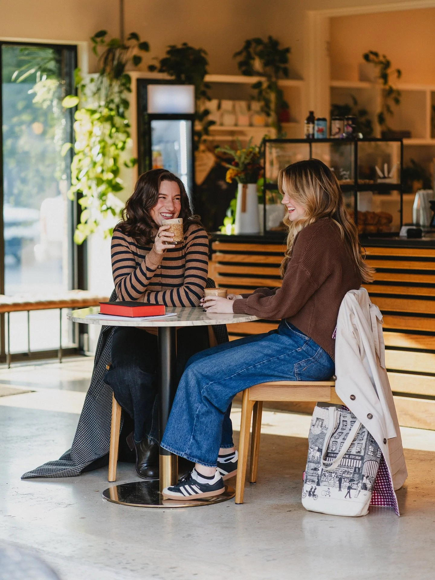 The perfect way to start your weekend - with your fav bev in hand &amp; good company ☕️

See you soon! 

📸: @h.ninde 

#tulsaok #midtowntulsa #coffeetulsa #tulsacoffee #tulsacoffeeshop #visittulsa #collaborativecoffee