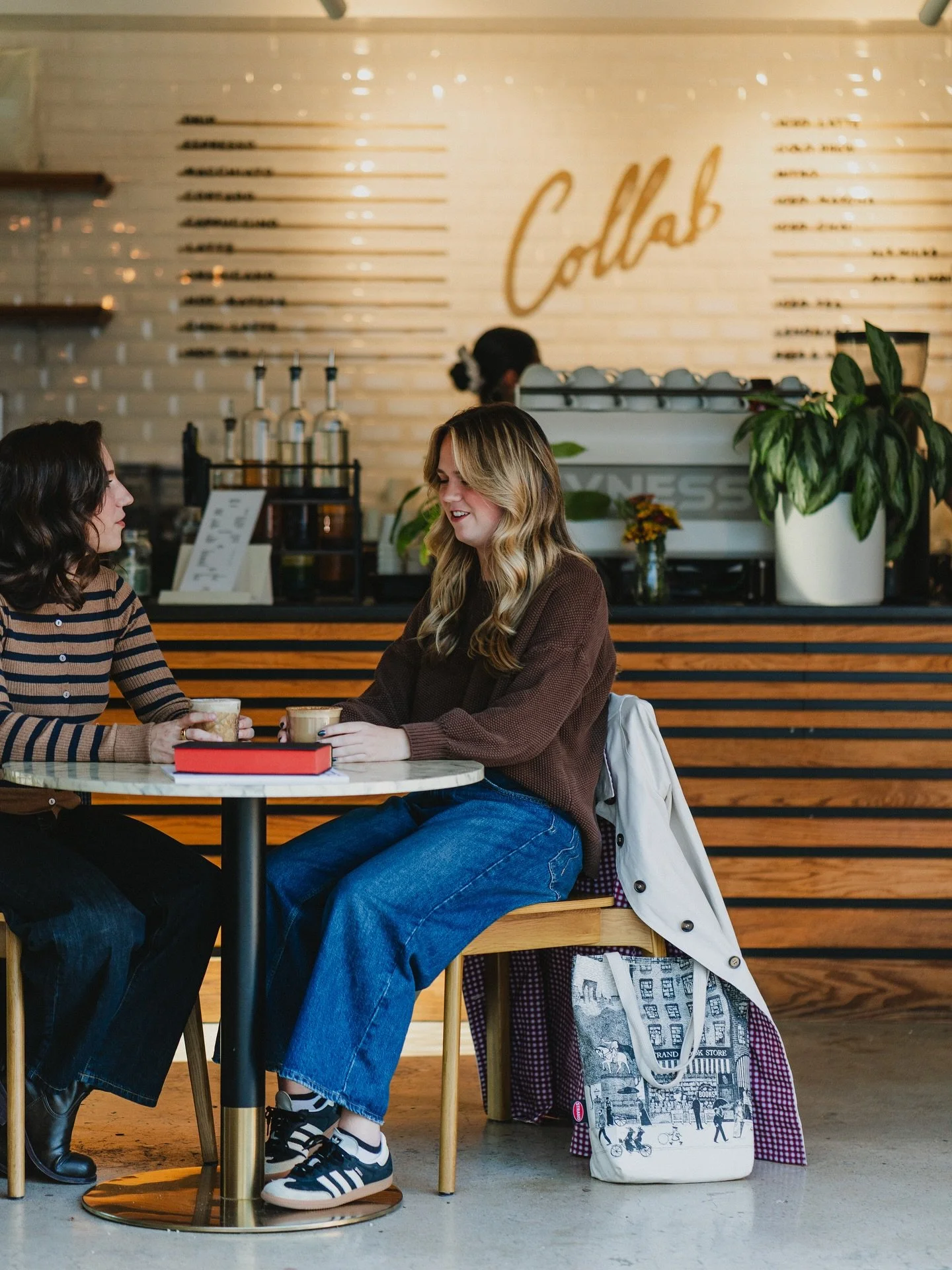 Happy Sunday, friends! 

Our espresso is dialed in, the snacks are plentiful, and the crew is ready to make your favorite drink for you 🌞 Swing by and treat yourself to something fun! 

📸: @h.ninde 

#coffeetulsa #specialtycoffee #collabcoffee #the