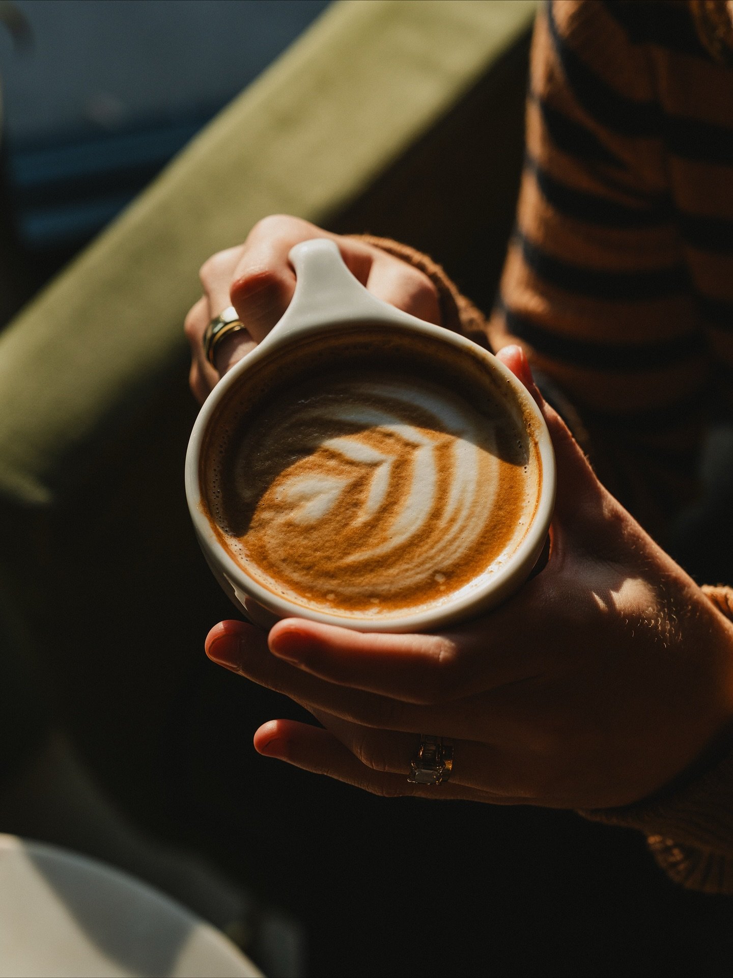 a moment for our PSL ✨✨
If you haven&rsquo;t tried our Pumpkin Spice Latte yet, now&rsquo;s a great time. It&rsquo;s the perfect blend of pure pumpkin, cinnamon, nutmeg and clove.

See ya soon! 

📸: @h.ninde

#coffeetulsa #specialtycoffee #collabcof
