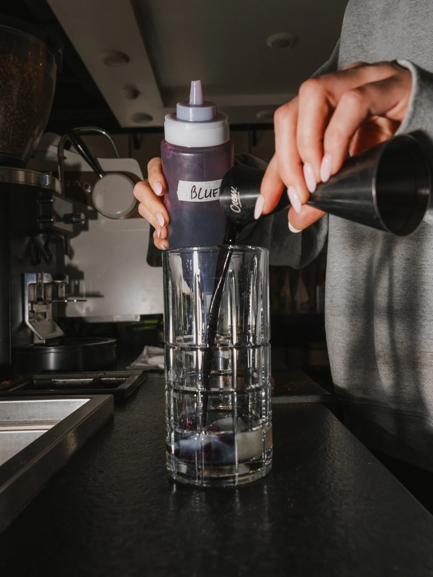 The sip of the season 🍋&zwj;🟩🍋🫐

Our Key Lime Soda with Blueberry is the perfect mix of sweet vanilla, refreshing lime &amp; blueberry, all topped with cream and sparkling soda - come try it for yourself!

📸: @h.ninde

#collabcoffee #thecollabor