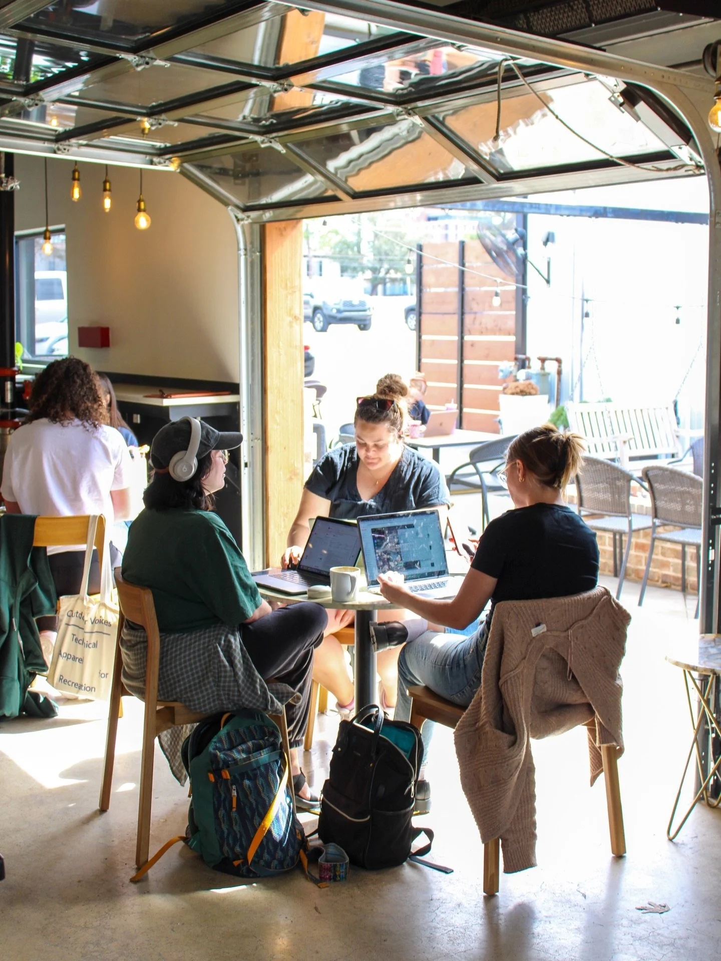 Spring weather 🤝 Collab patio ​​​​​​​​

Some of our favorite days are when we get to open the garage door! ☀️

#tulsacoffeeshops #collabcoffee #collabcoffeetulsa
