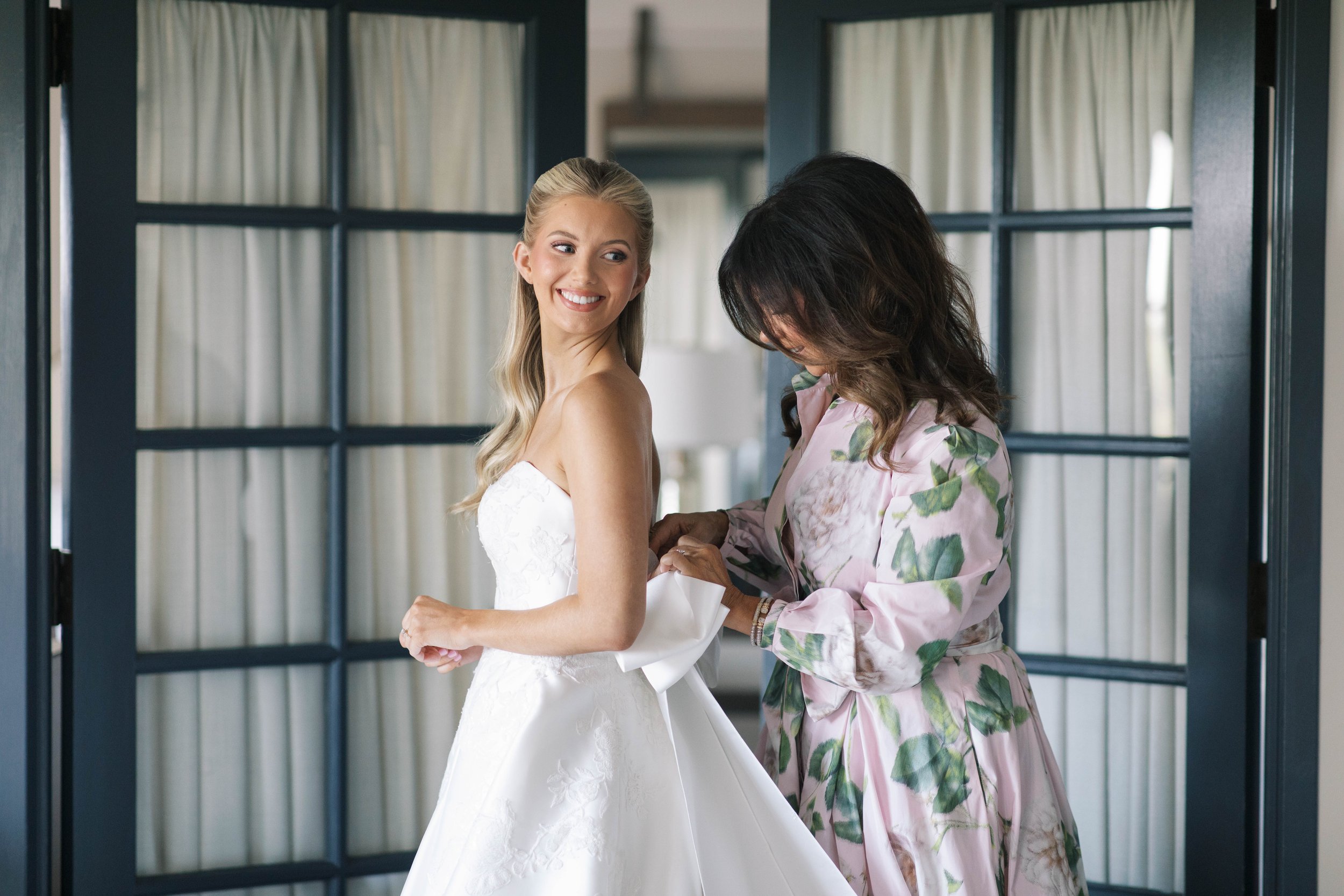 Copy of Emily-Songer-Photo-gettingready-65.jpg