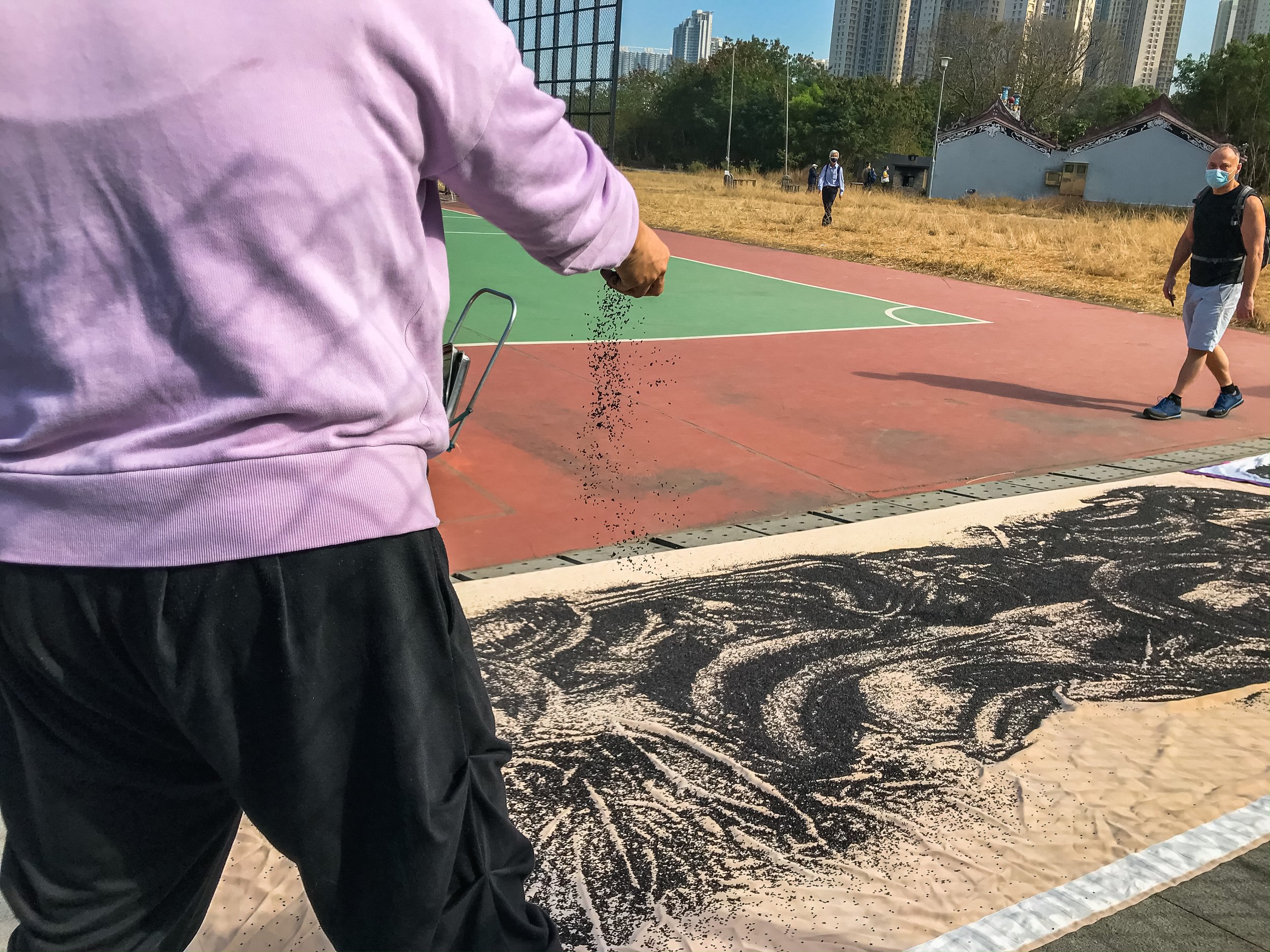 09: SAND PAINTER
