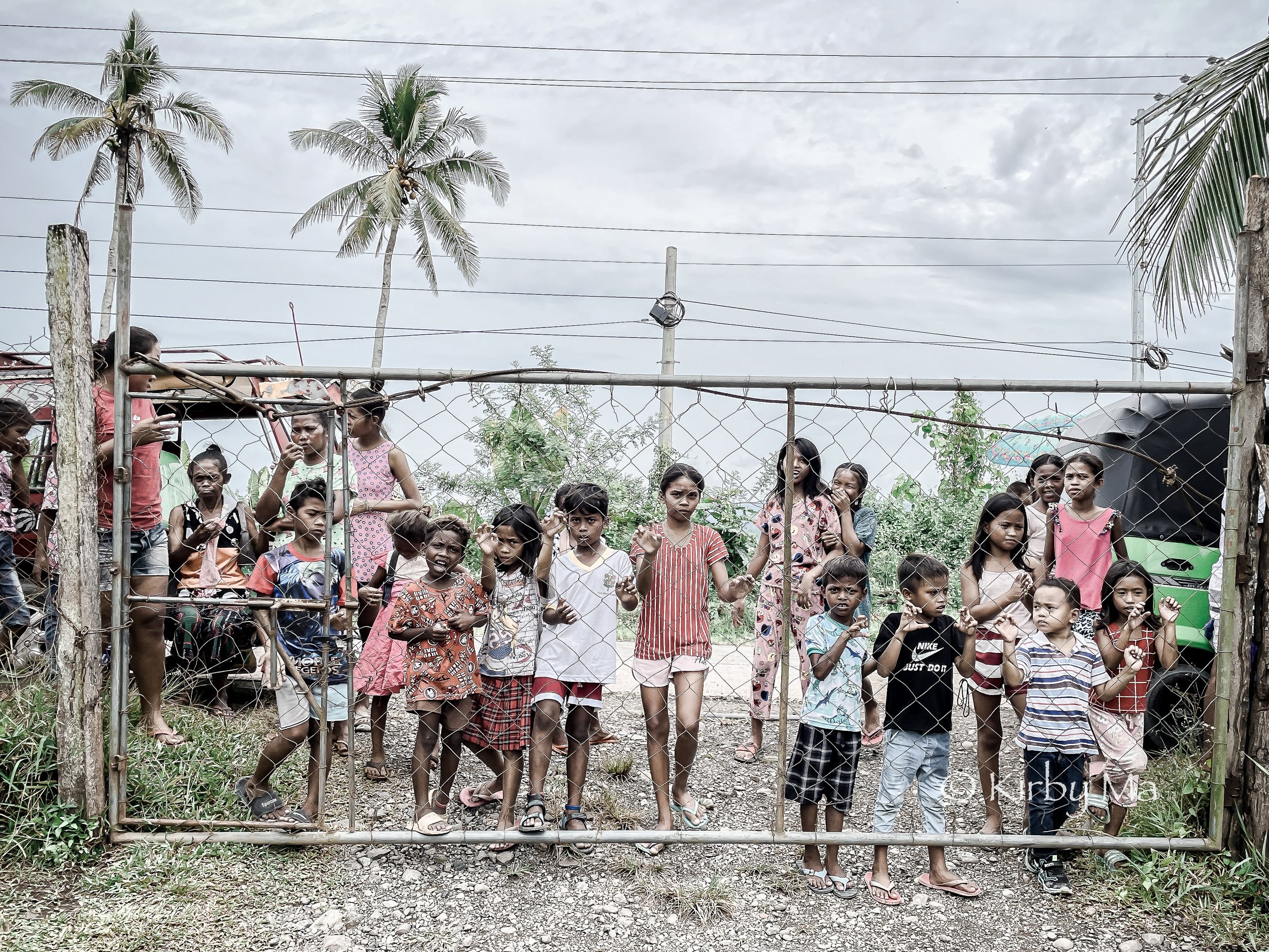 PT04: OUTSIDER vs INSIDER
(Philippines)