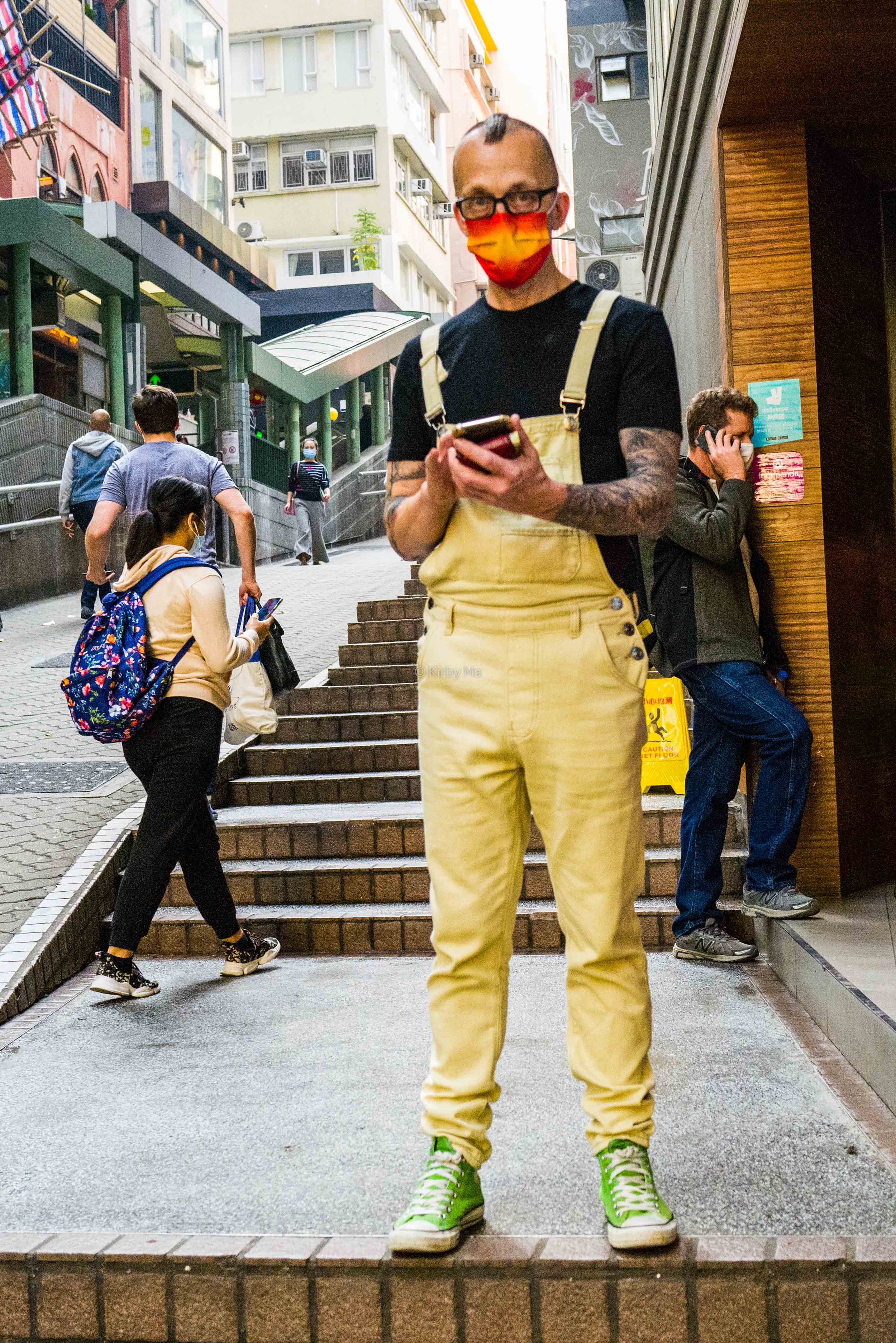 PG06 STYLISHLY COMMUNICATING
(Hong Kong)