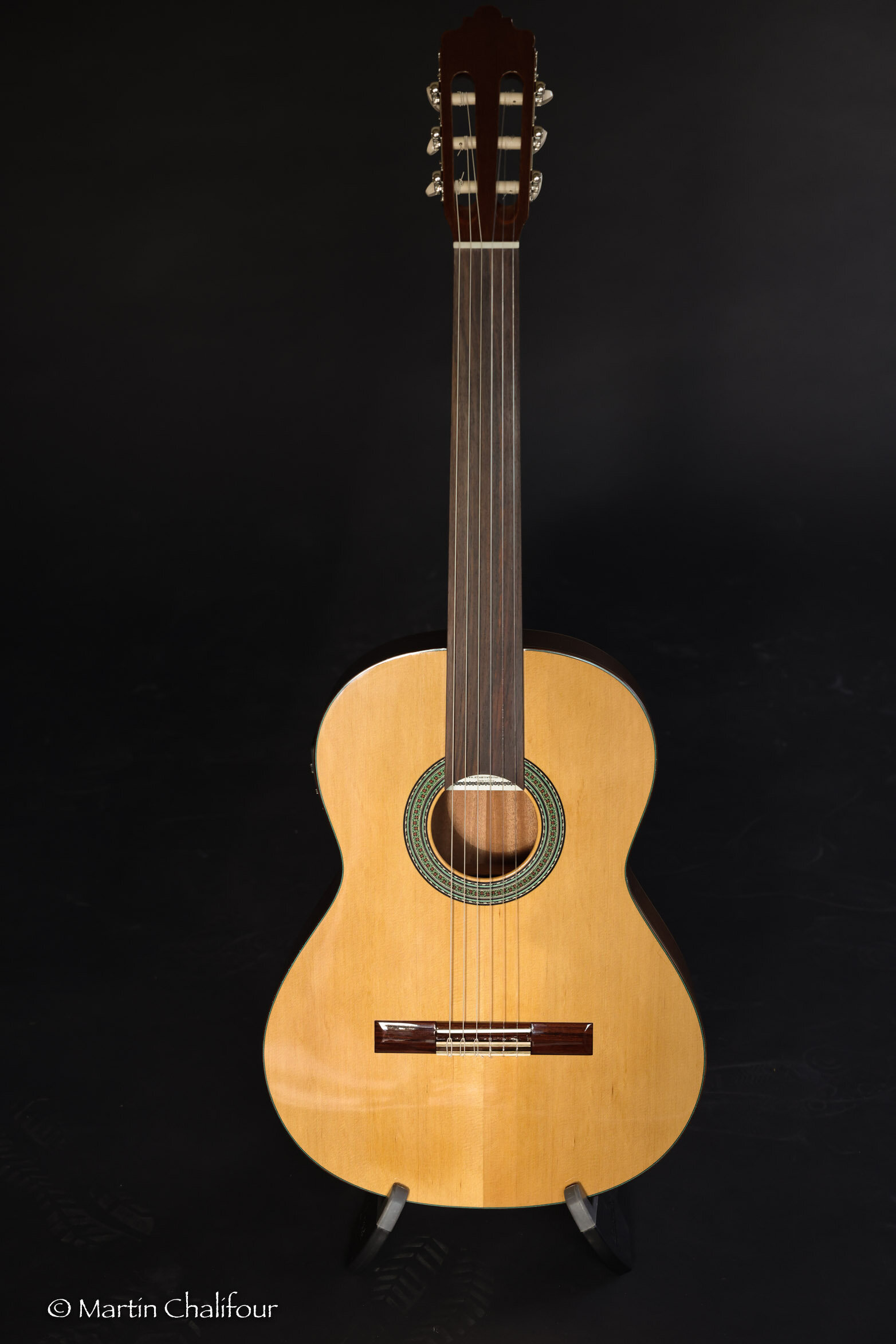 Altamira N200+ model fretless classical guitar — Official resellers of