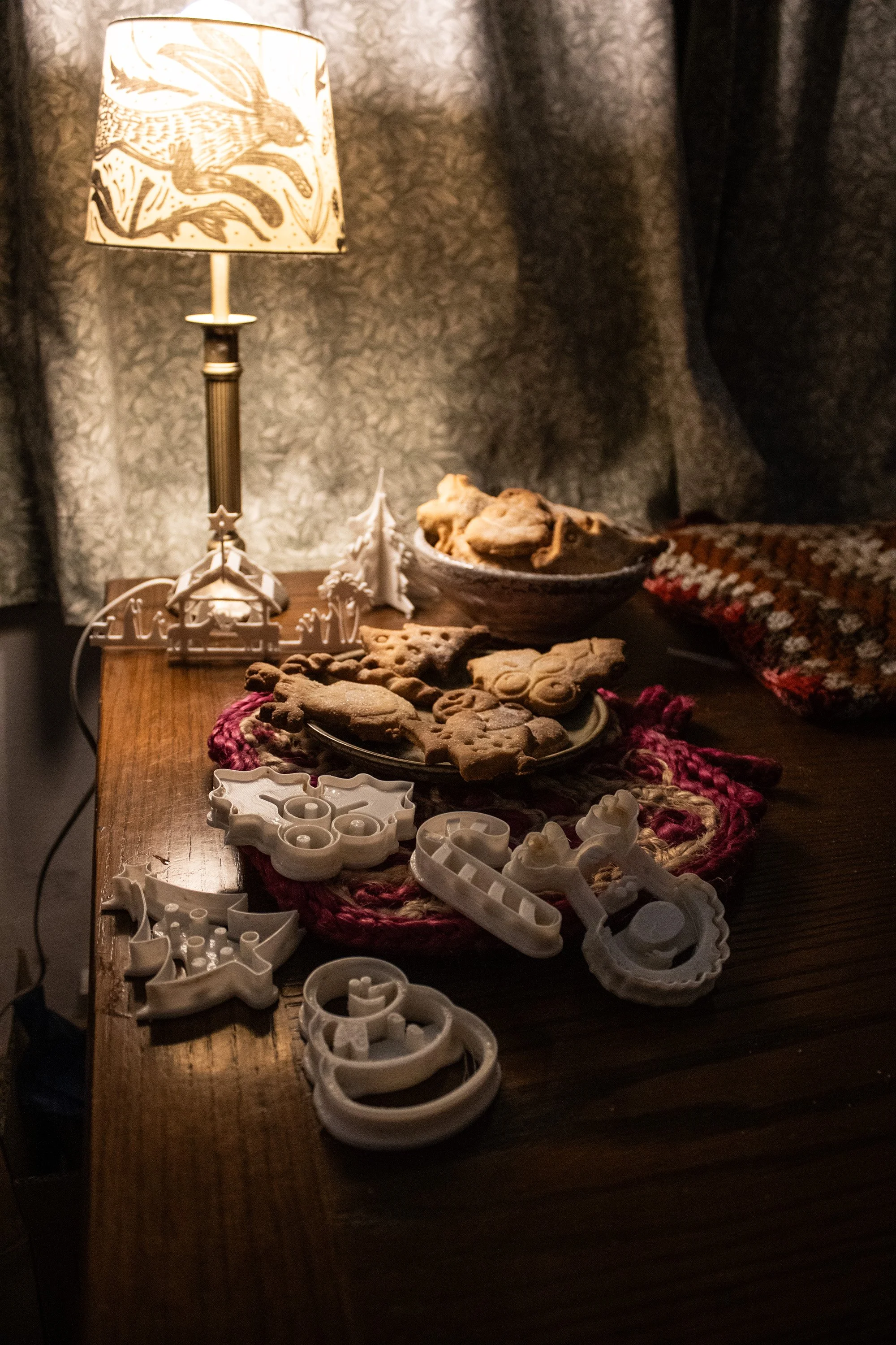 Xmas cookies and their cutters