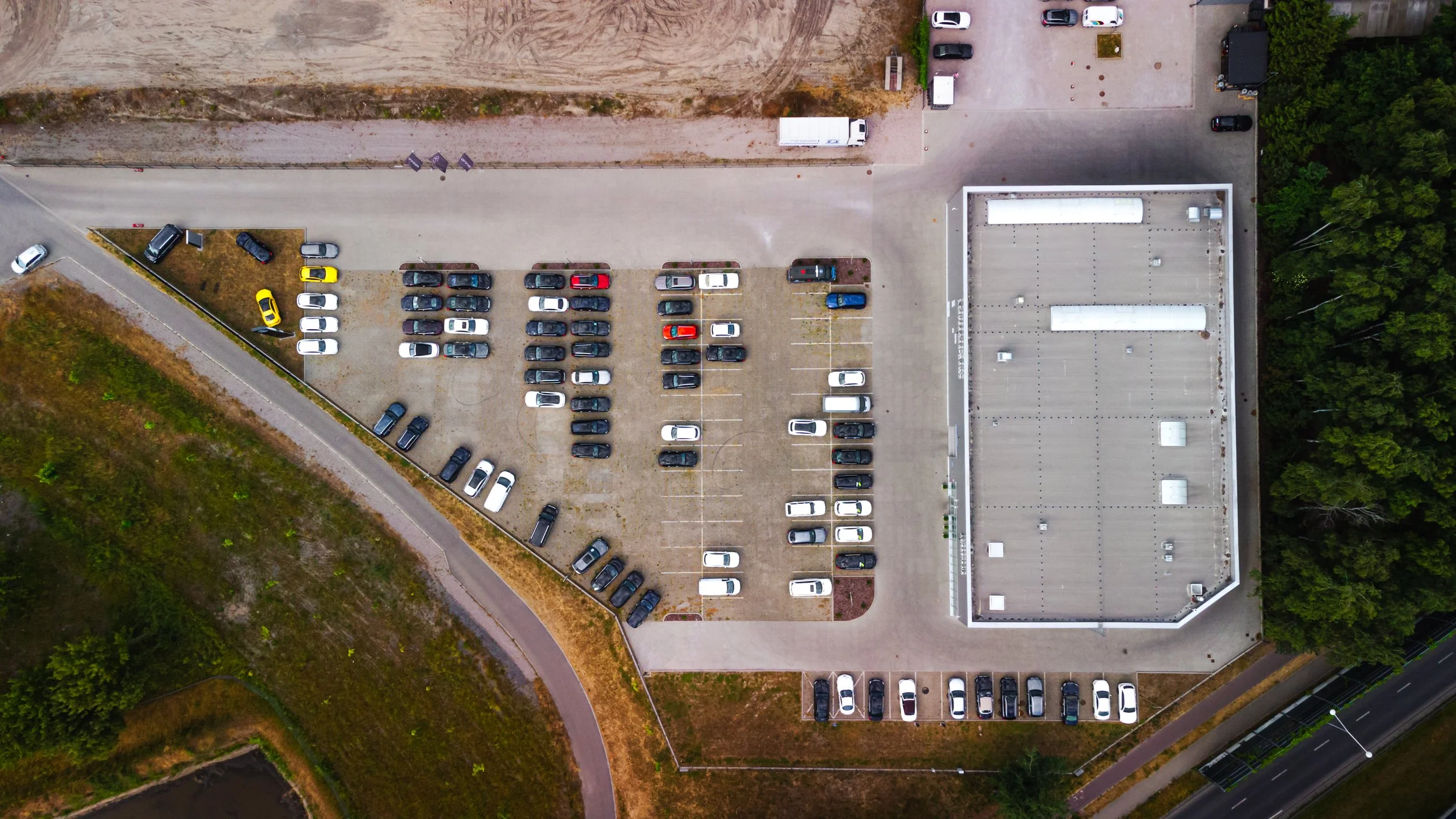 MB Autotrade Dron 07 - www.karolchomka.com.JPG