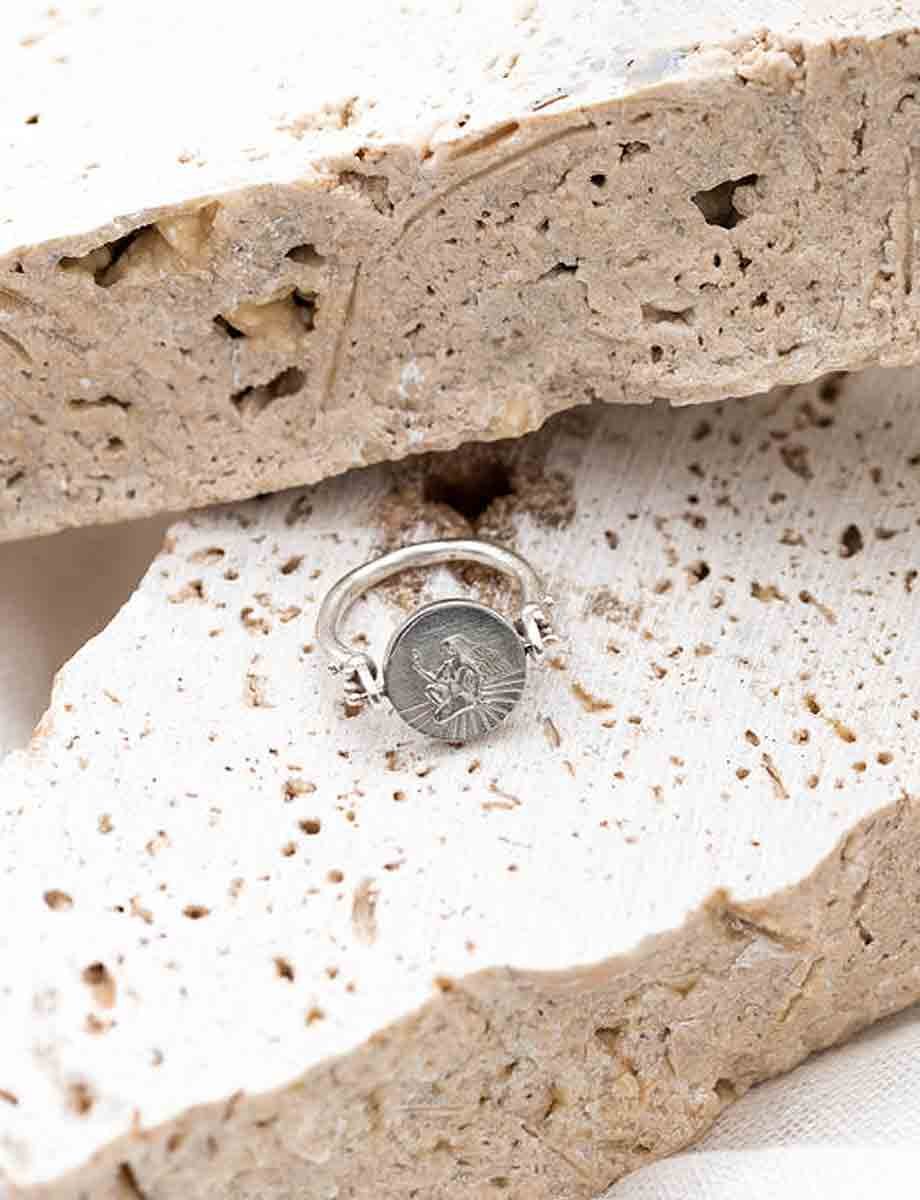 veritas-spin-ring-silver-lifestyle-front.jpeg