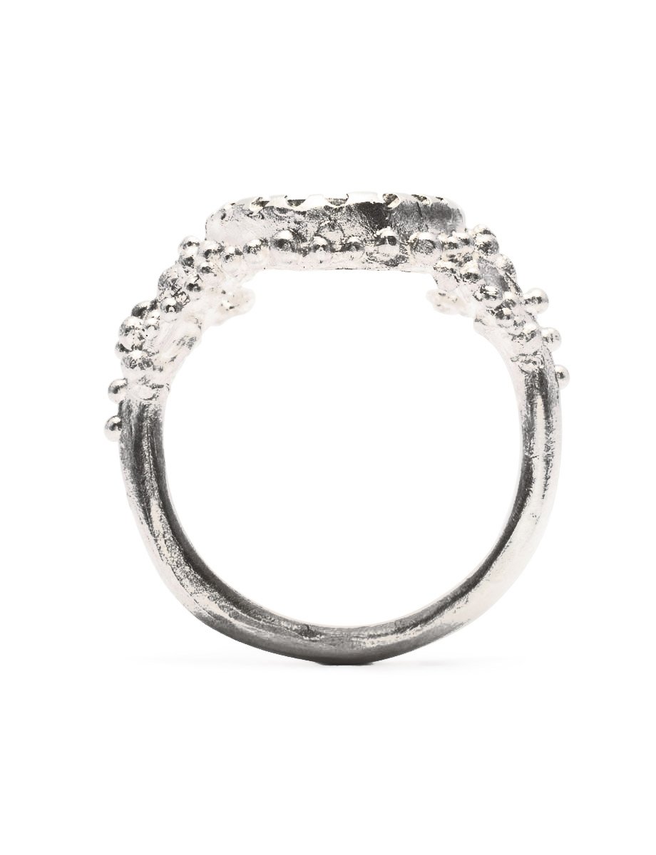Romy-Mittelman-Heroines-Blackened-Silver-Detailed-Ring-Side-RMY558.jpeg
