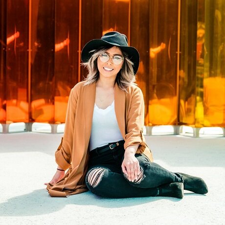 Street Style: April Fernandez