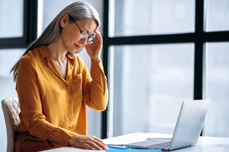 Read This If You Get Less Than 7 Hours Of Sleep Each Night 2 Woman Tired At Work.jpeg