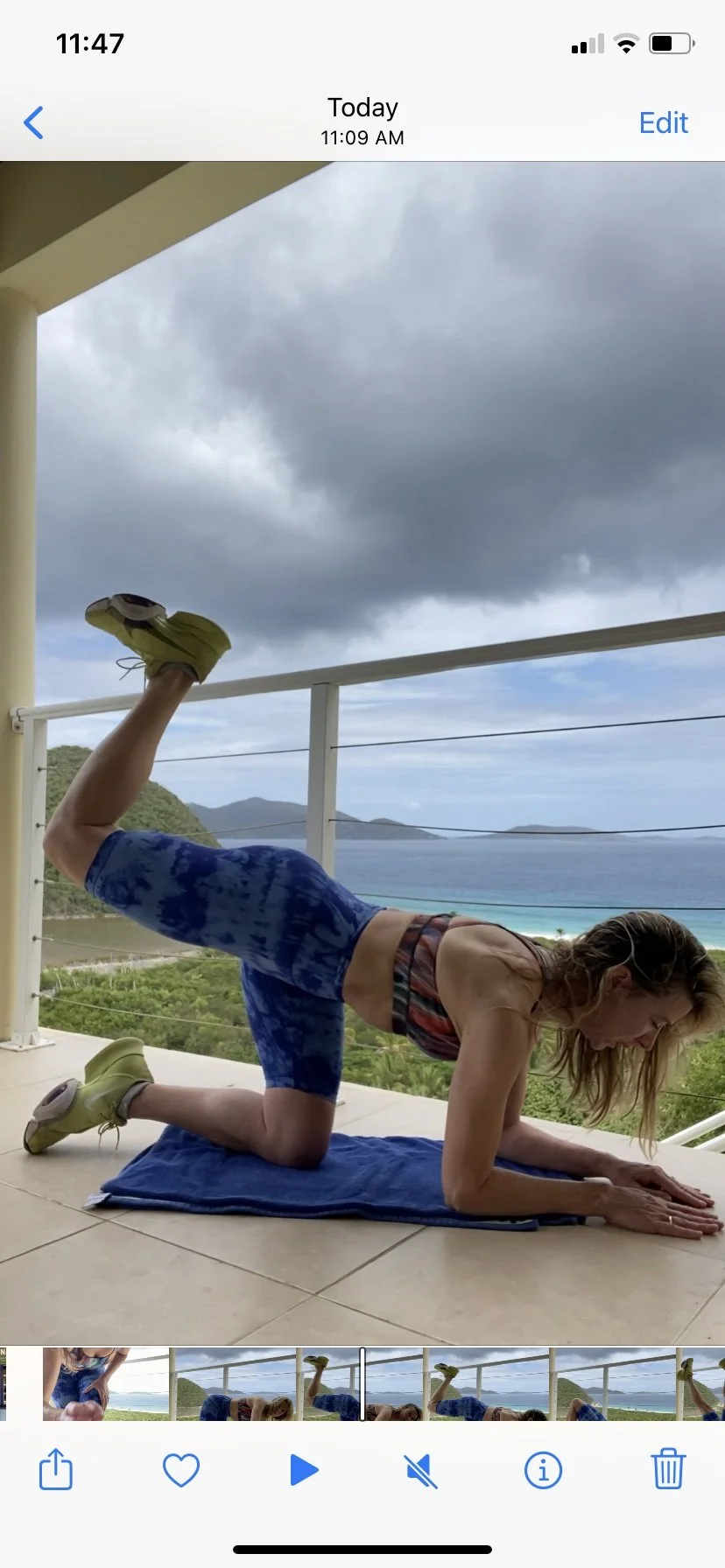 still_Glute leg lift 3.jpg