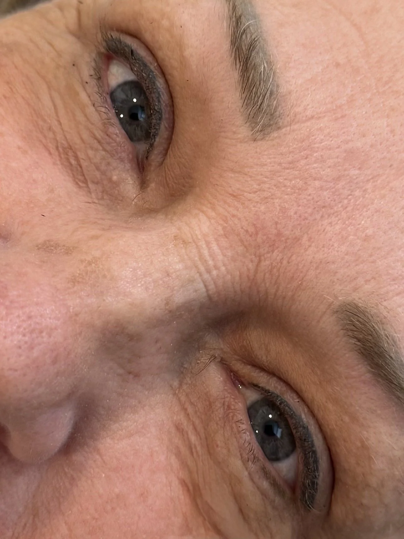 Before a Korean lash lift...