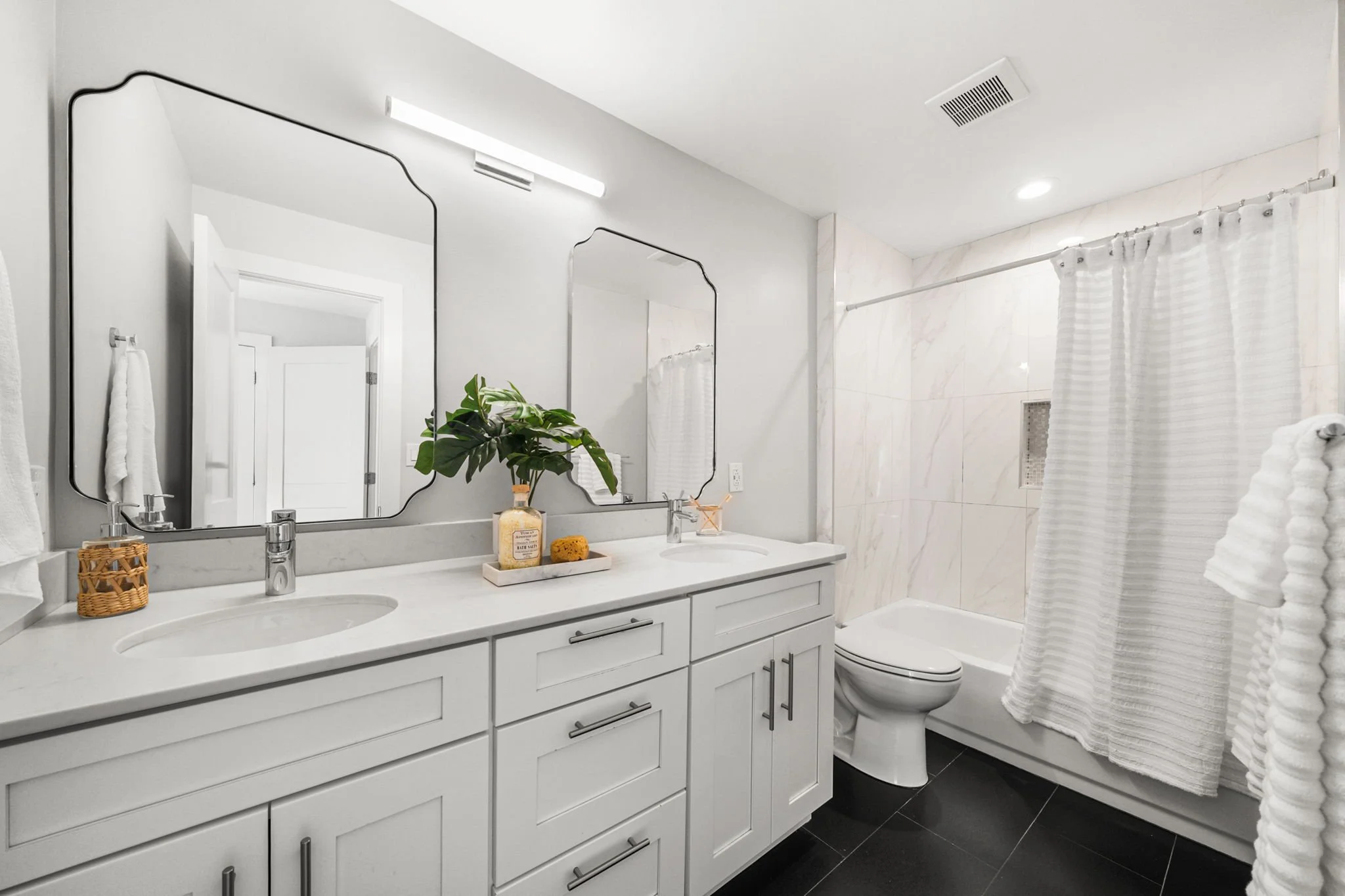 906 N Columbus St24-web-or-mls-RMN06597.jpg