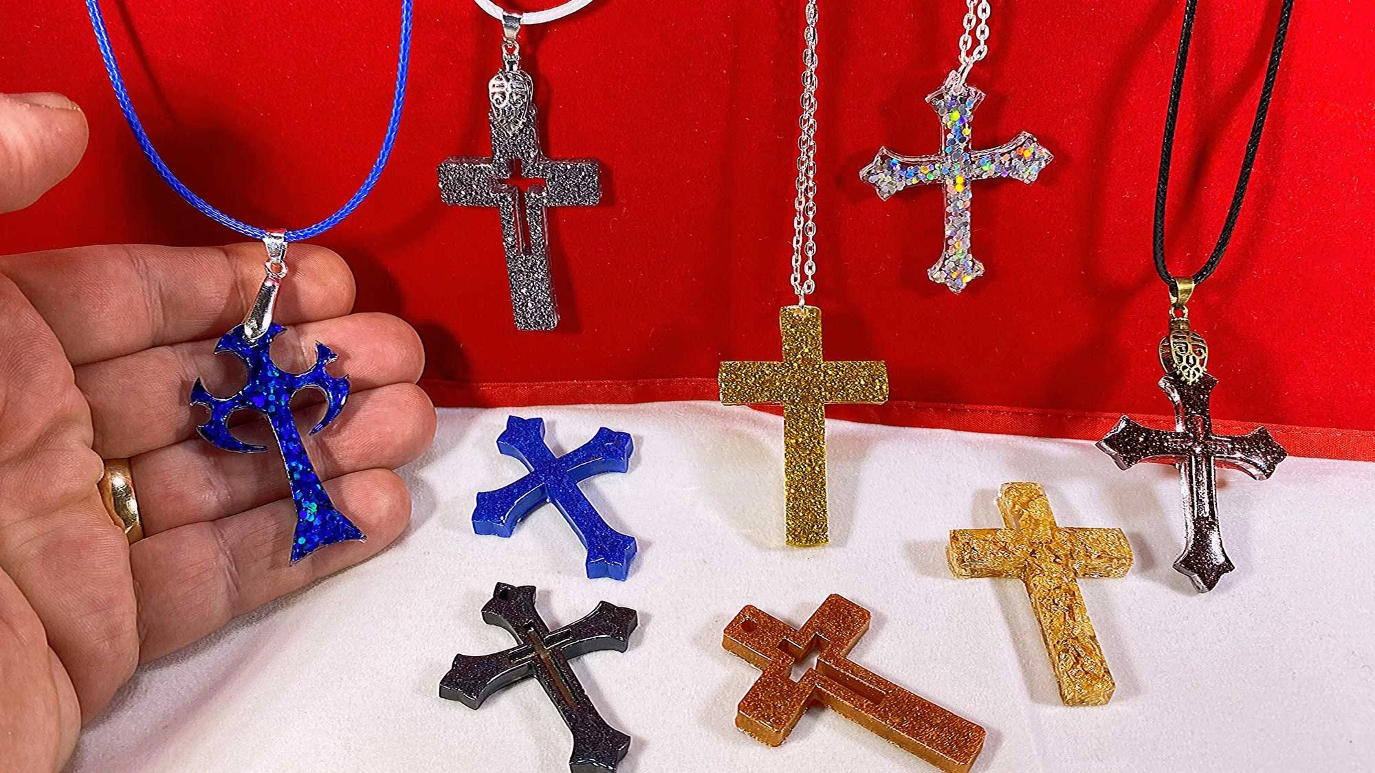 Cross pendants made from resin