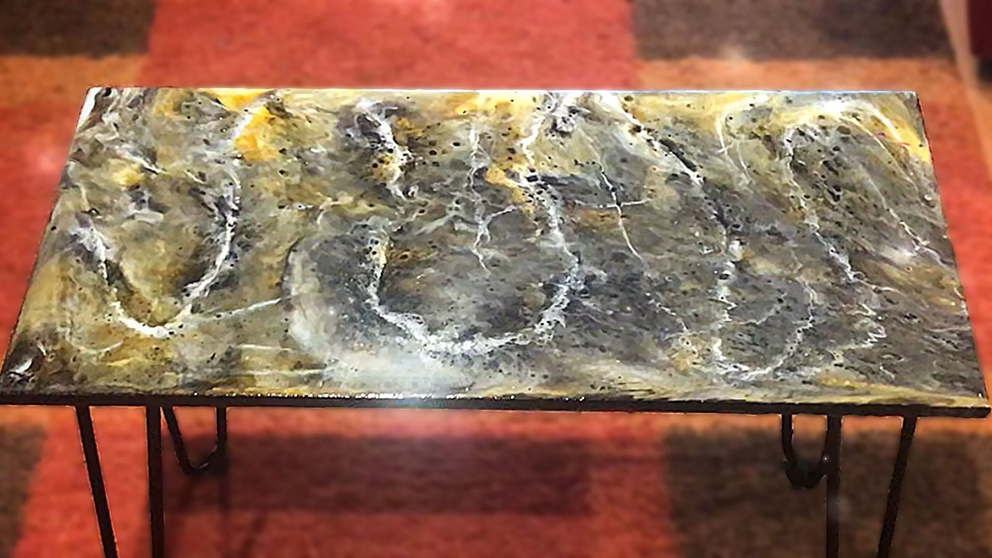 Retro resin pour table top