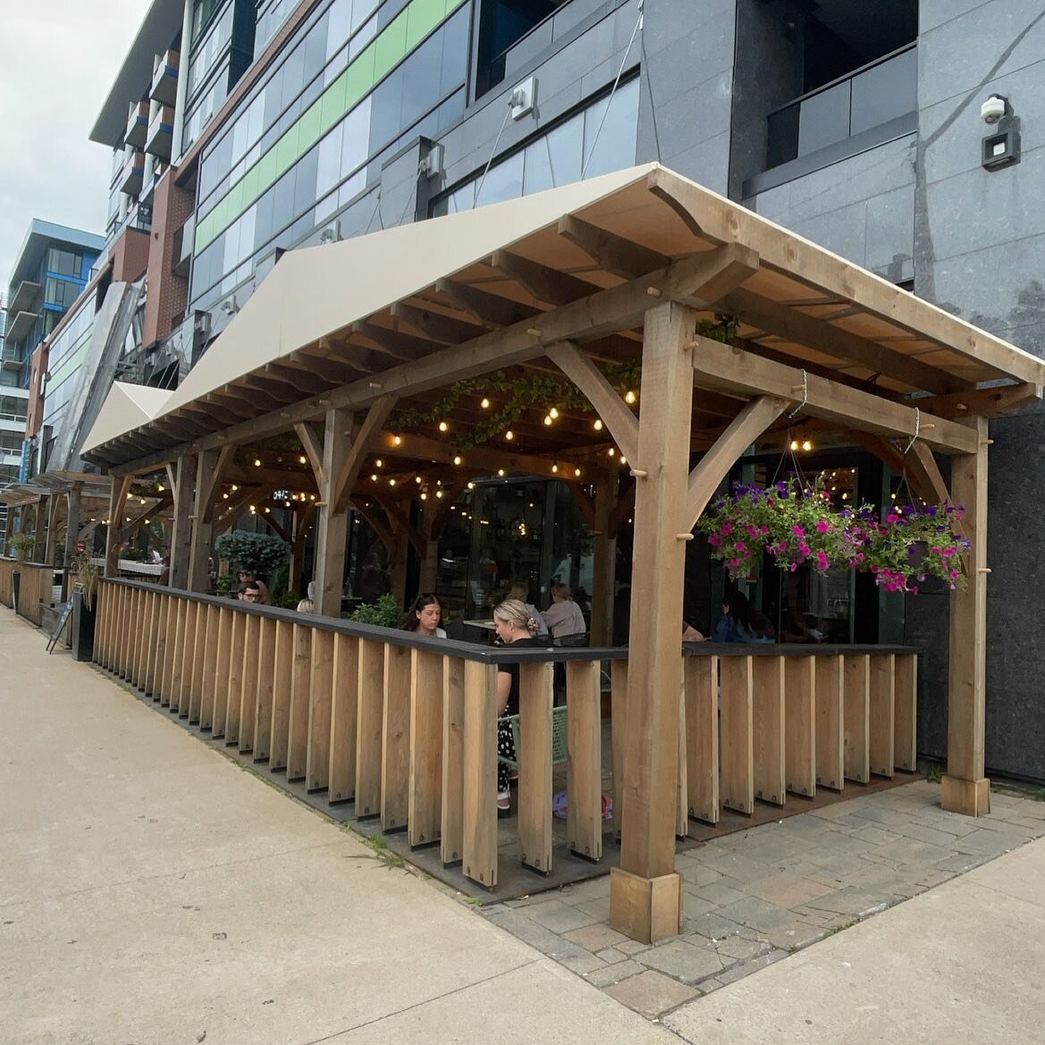 Don&rsquo;t let the rain get you down. Join us for indoor and outdoor dining all day today. Lunch 10-3, dinner 5-10, oyster happy hour 3-5pm. Plus we will have our jazz trio playing at the Garden 7-10pm. 

#patio #halifaxns