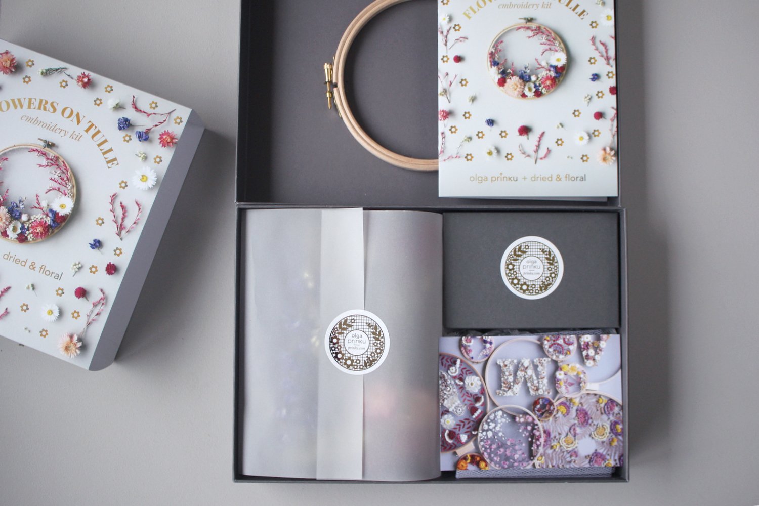 Embroidery hoop and dried flowers kit