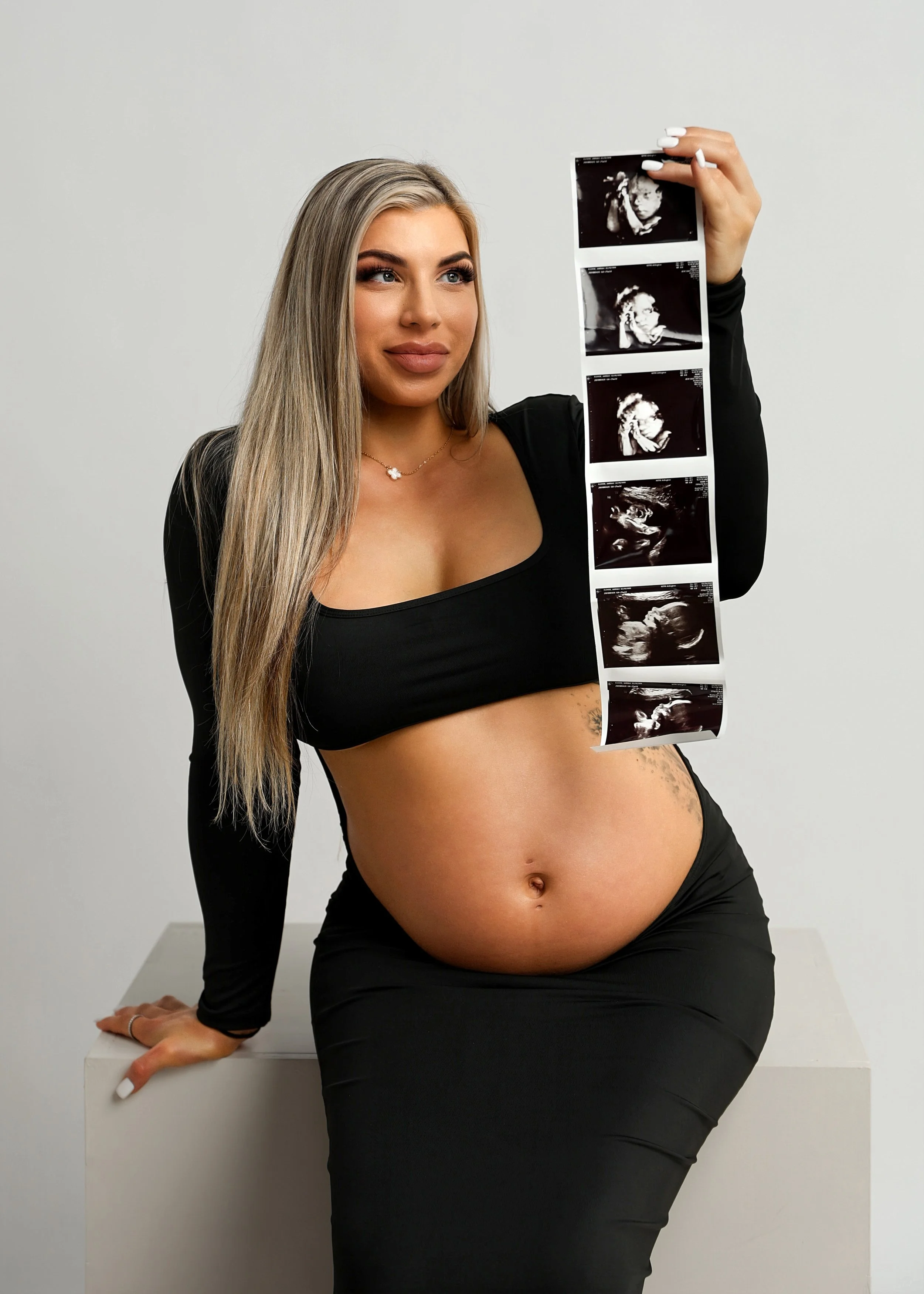Jarrah-Maternity-Session-Royal-T-Visuals-Photography-5.jpg
