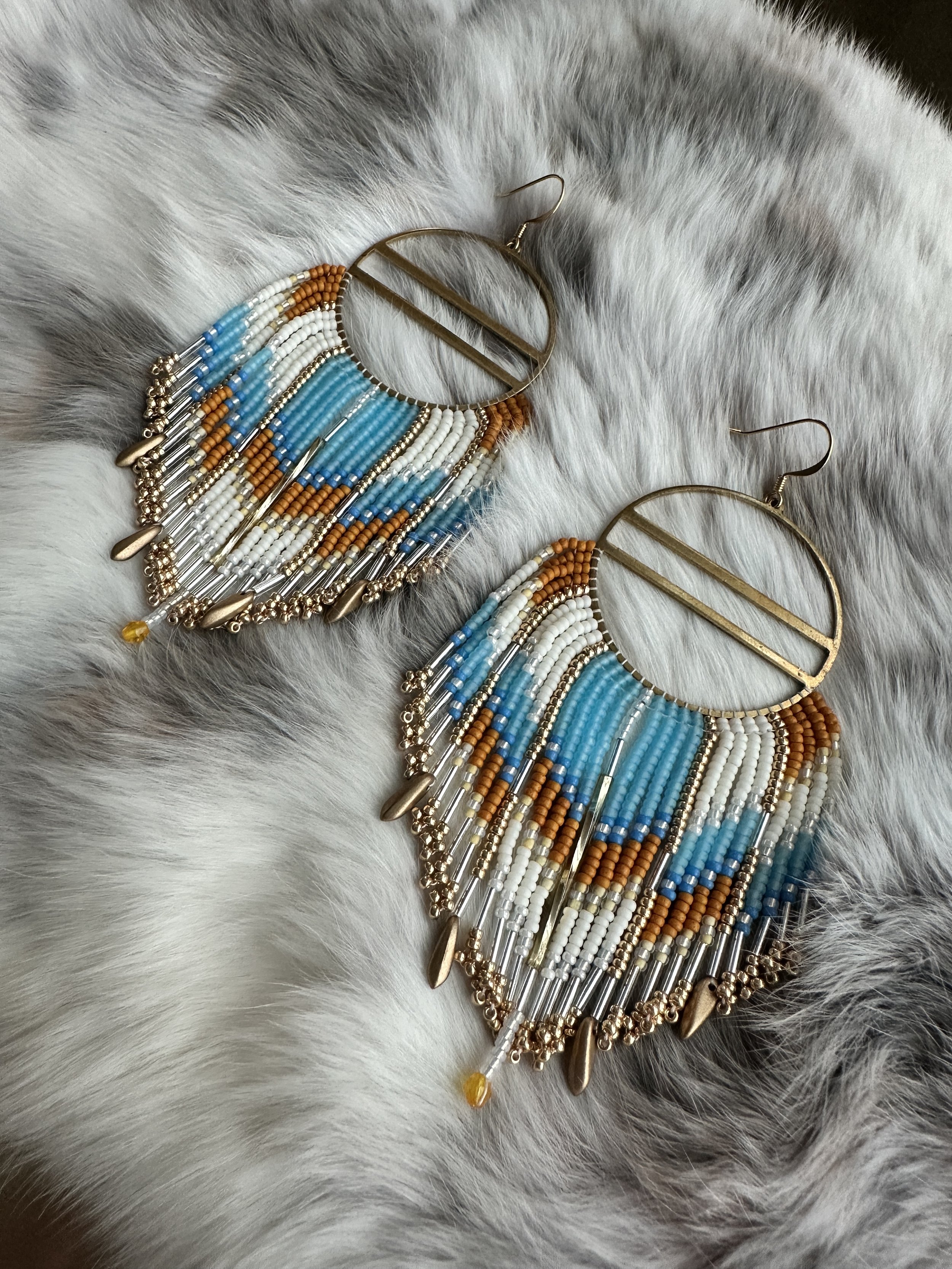 Blue Jay Feather Meaning: Symbolism And Practical Uses
