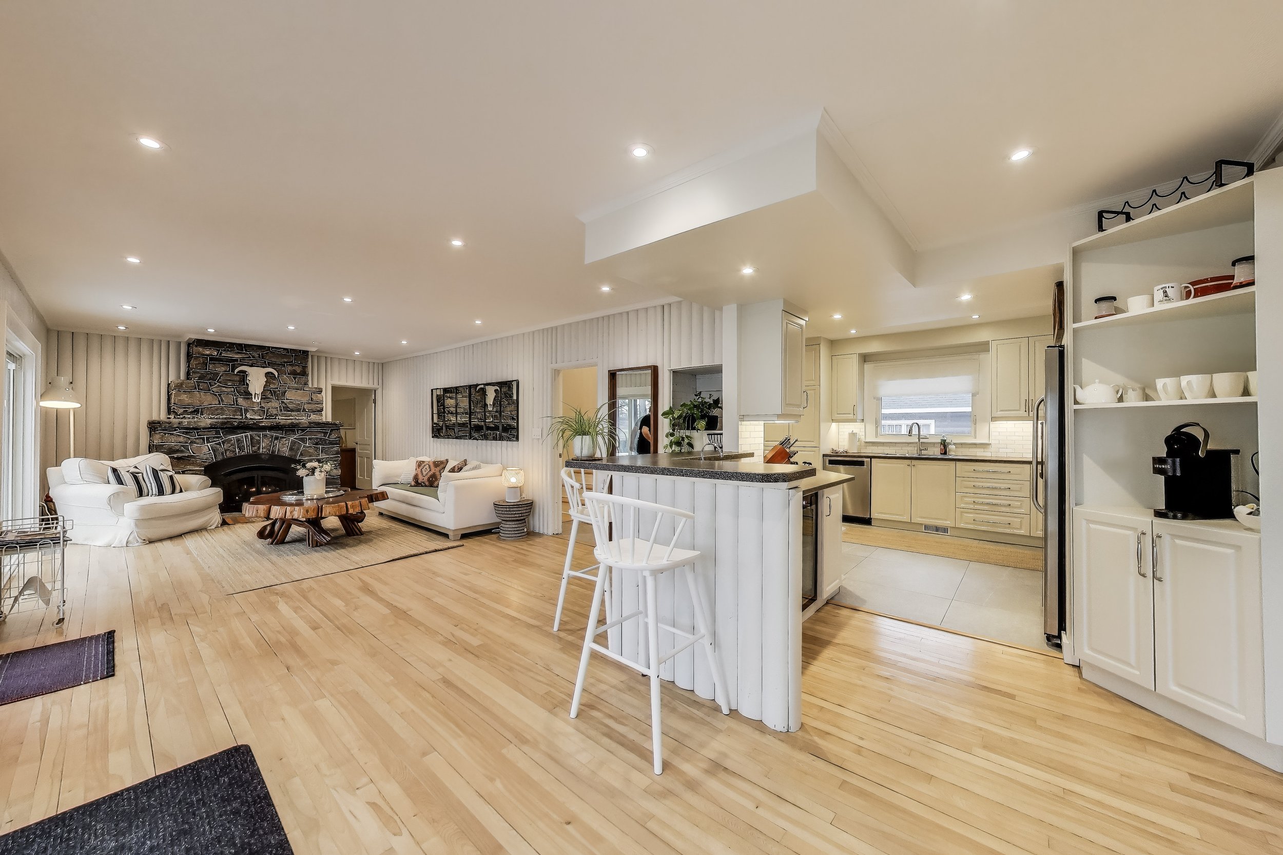Fully equipped kitchen, featuring modern appliances and ample counter space—ideal for preparing meals after a day of golf or lake activities in Ontario's cottage country.

