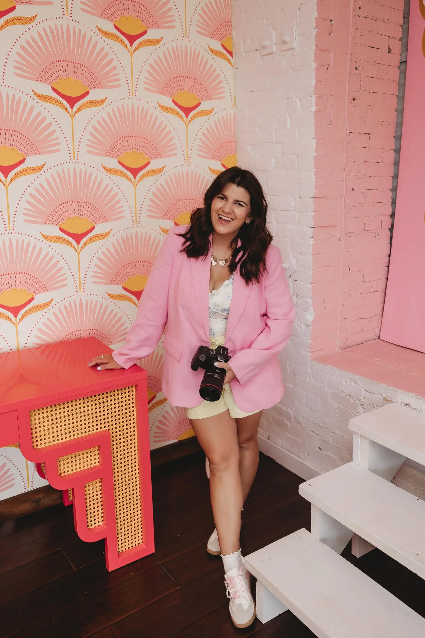 Brand photographer, Hannah Knight of Always Flourishing Photography, who is well known for her high quality brand shoots, chic photography rental studio, and community over competition vibe.