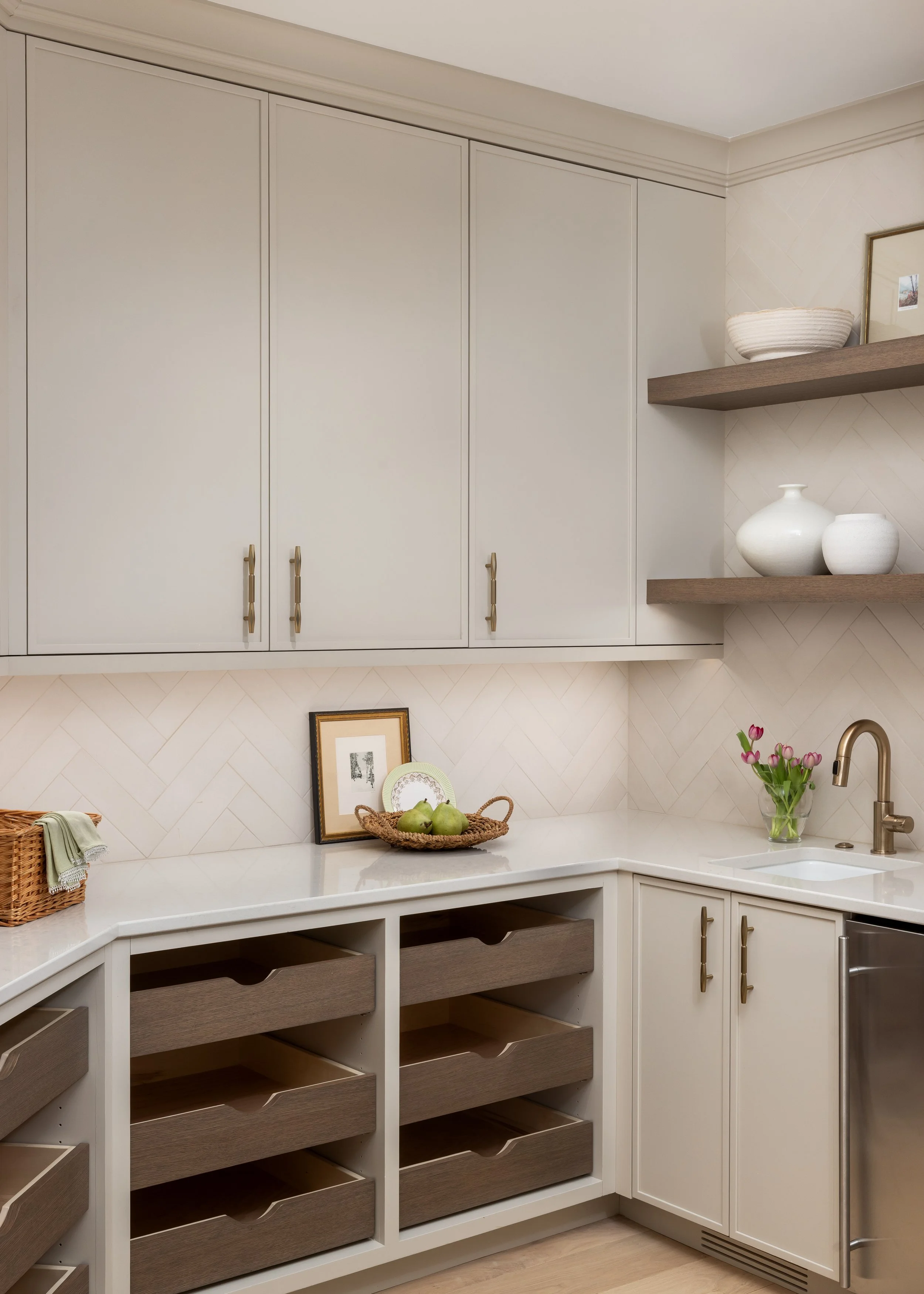 15-Katherine-Josephine-Designs-Pantry-Renovation-Custom-Cabinetry.jpg
