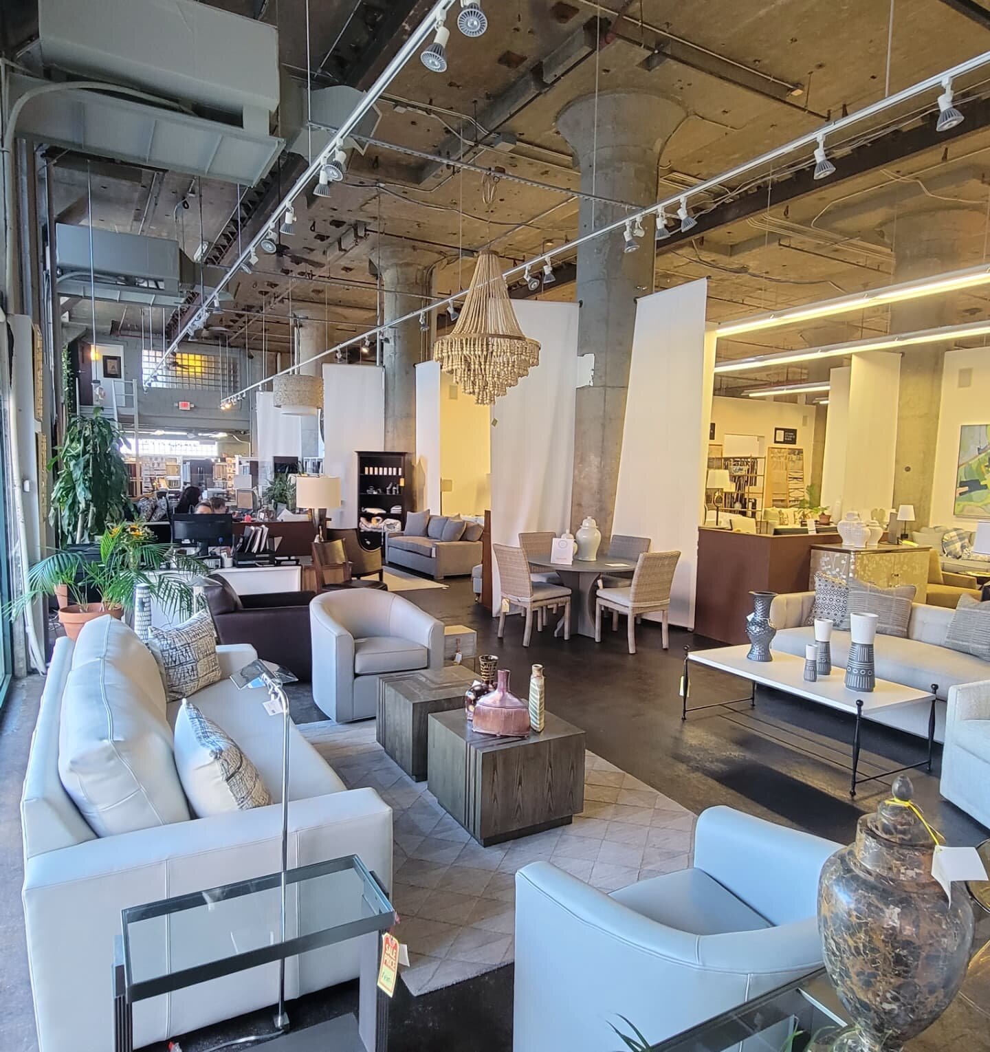 We have so many new and exciting furniture pieces in the showroom and we'd love to have you visit to take a look. Appt. link in our bio👆 #furniture #shopping #sourcing #dsct #tradeonly #interiordesigners
#newproducts