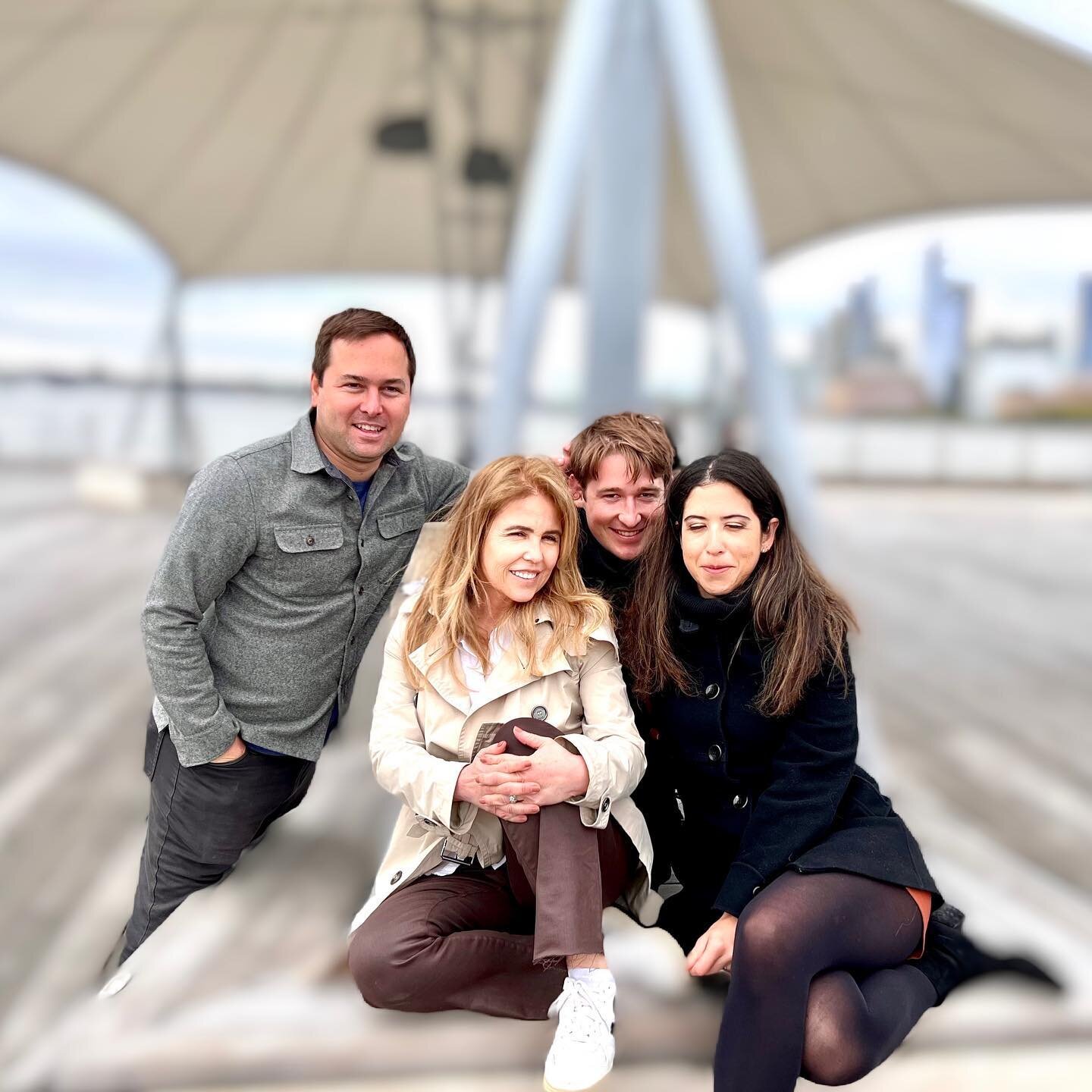 Having a great time in the city with my kids for Mother&rsquo;s Day!
Scroll to the left to see old pictures&hellip;

#contemporary #artandfamily #artist #abstractexpressionism #artforthesoul #cityinspiration #abstractpainting #abstractartist #moderna