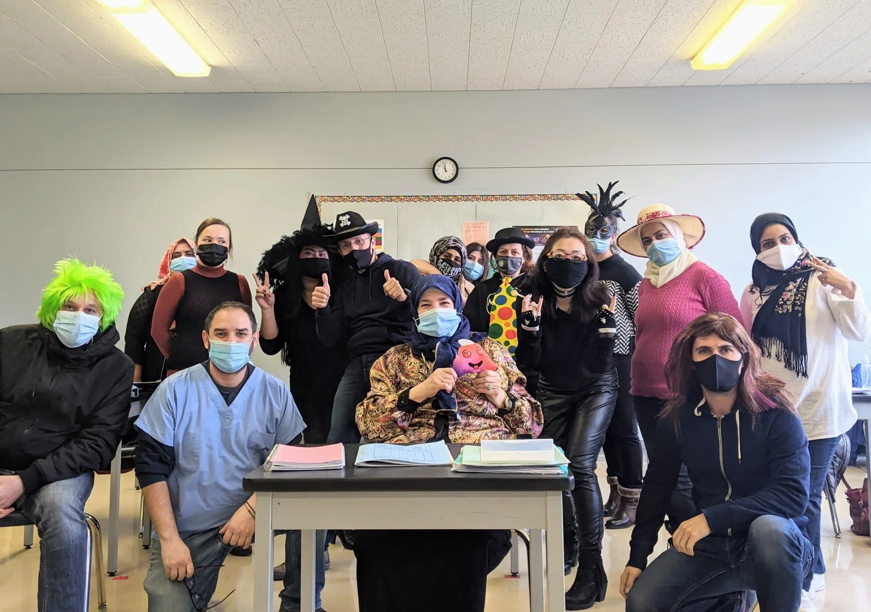 Everybody loves englis covid times halloween.jpg