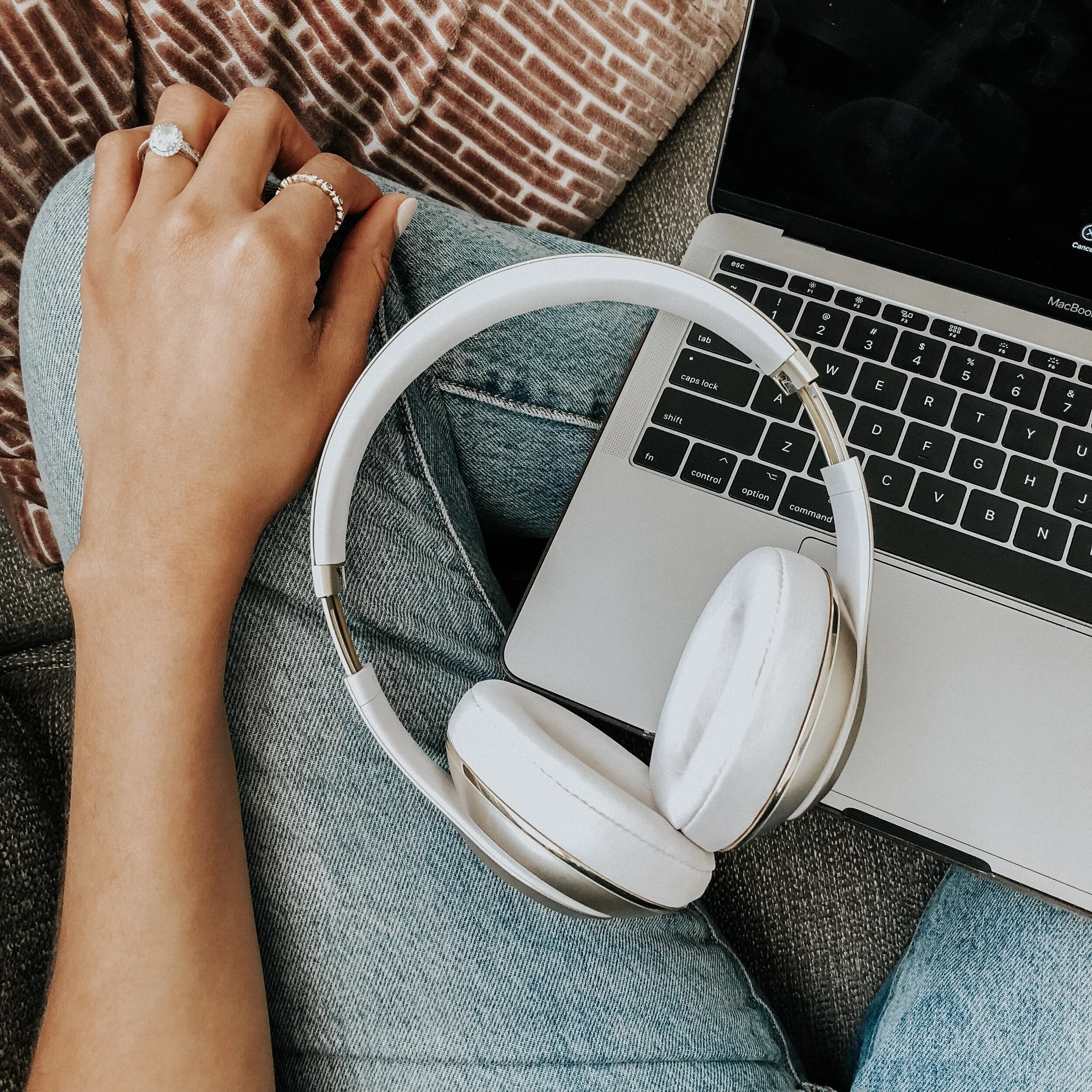 How to stay consistent on social media