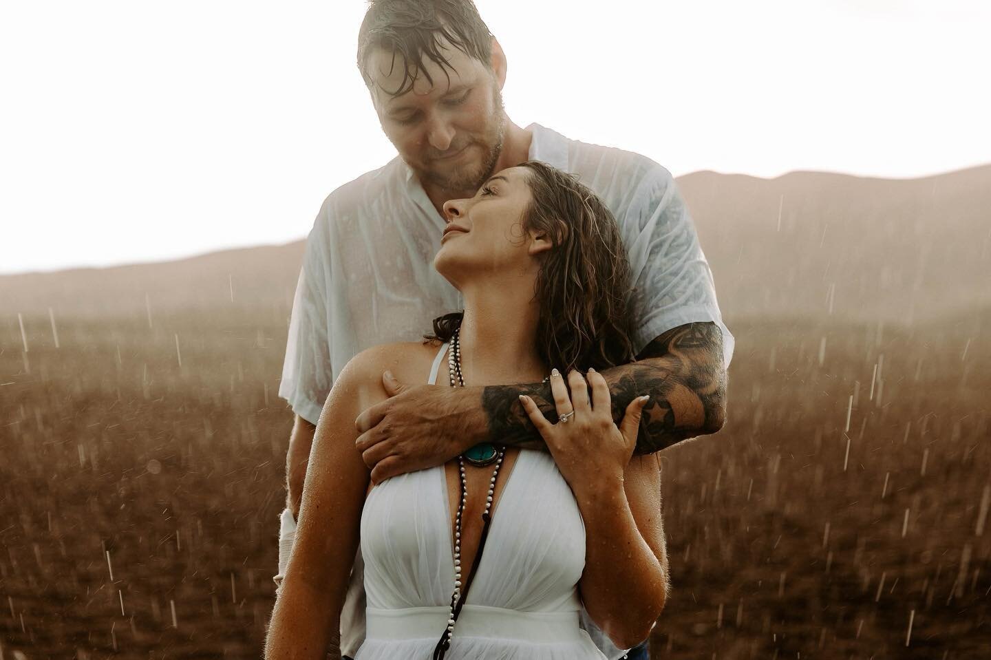 Stunning engagement photoshoot with lively&rsquo;s own, Nikkolette! Congratulations to the beautiful couple! She wore a @ pearl strand with a vintage Tibetan silver and turquoise pendant. We just can&rsquo;t get over these dreamy shots 😍
.
.
.

#liv