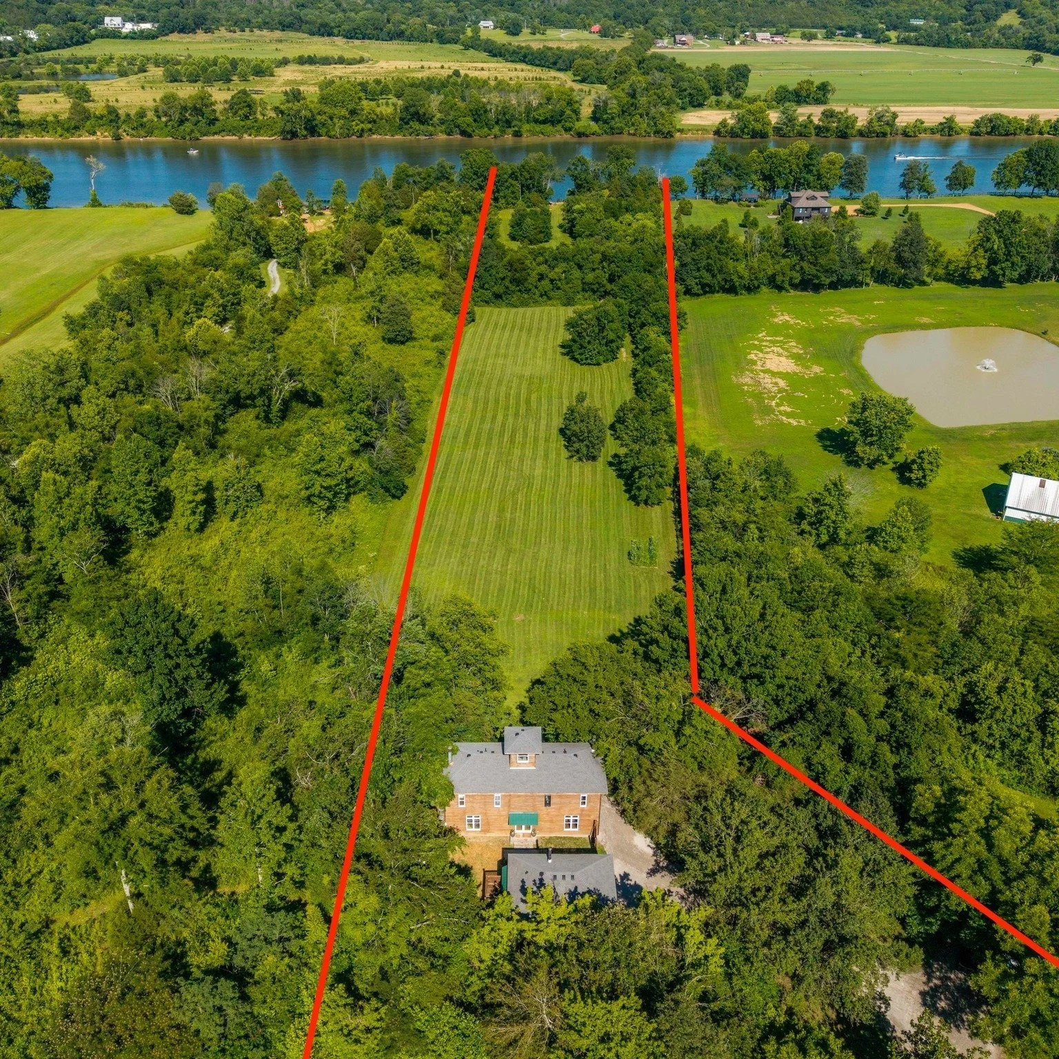 🚨Riverfront properties like this in Davidson County almost never come to market🚨

COMING SOON
Showings begin Saturday

7857 River Road Pike
Nashville, TN 37209
4 Beds | 3/1 Baths | 2,645 SqFt | 5.610 Acres
$1,485,000

Set on nearly 6 private acres 